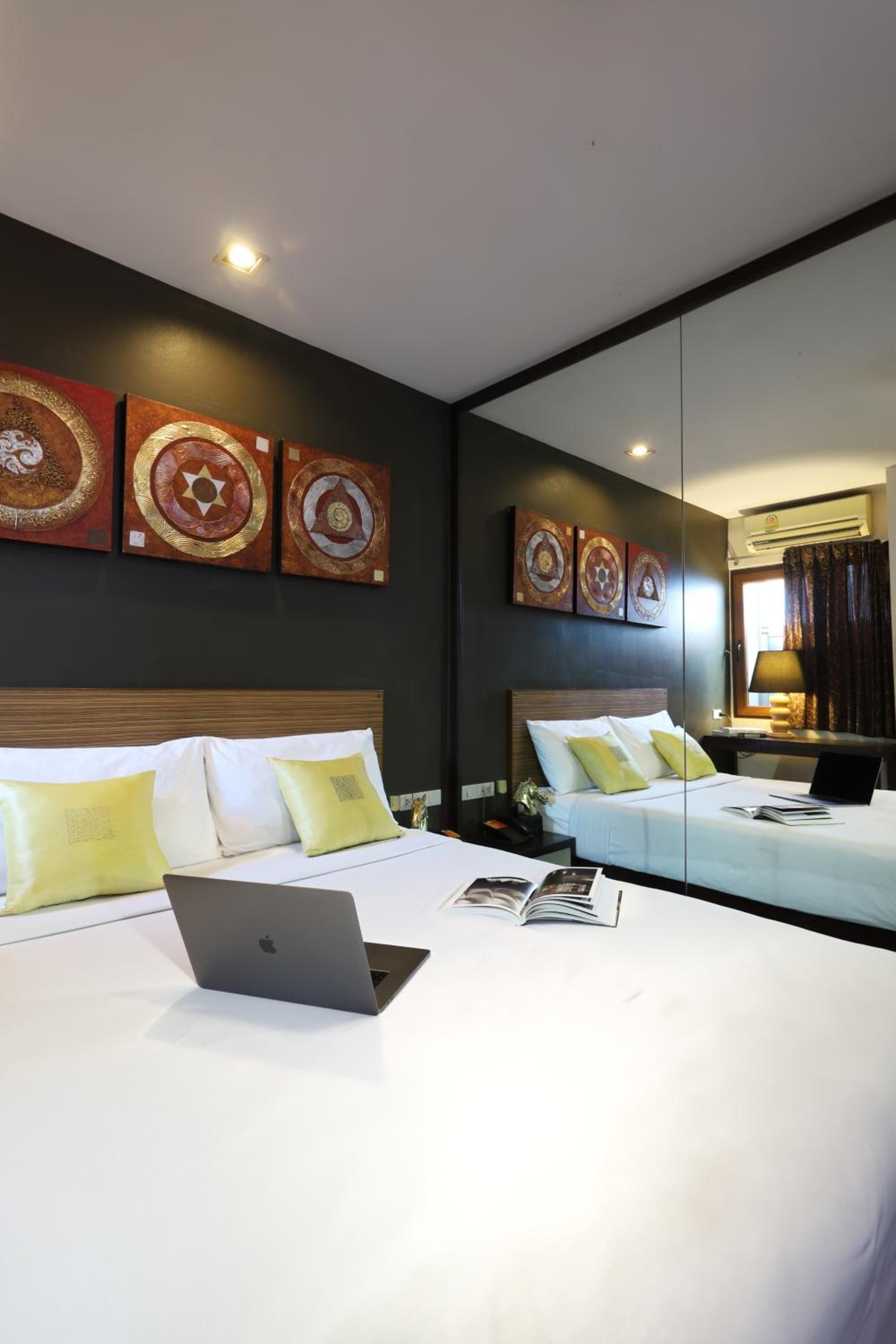 Superior Double Room thumbnail 5