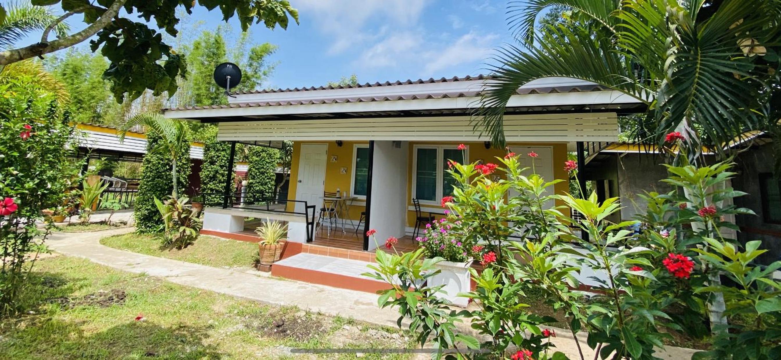 Standard Double Room with Garden View - Photo 12