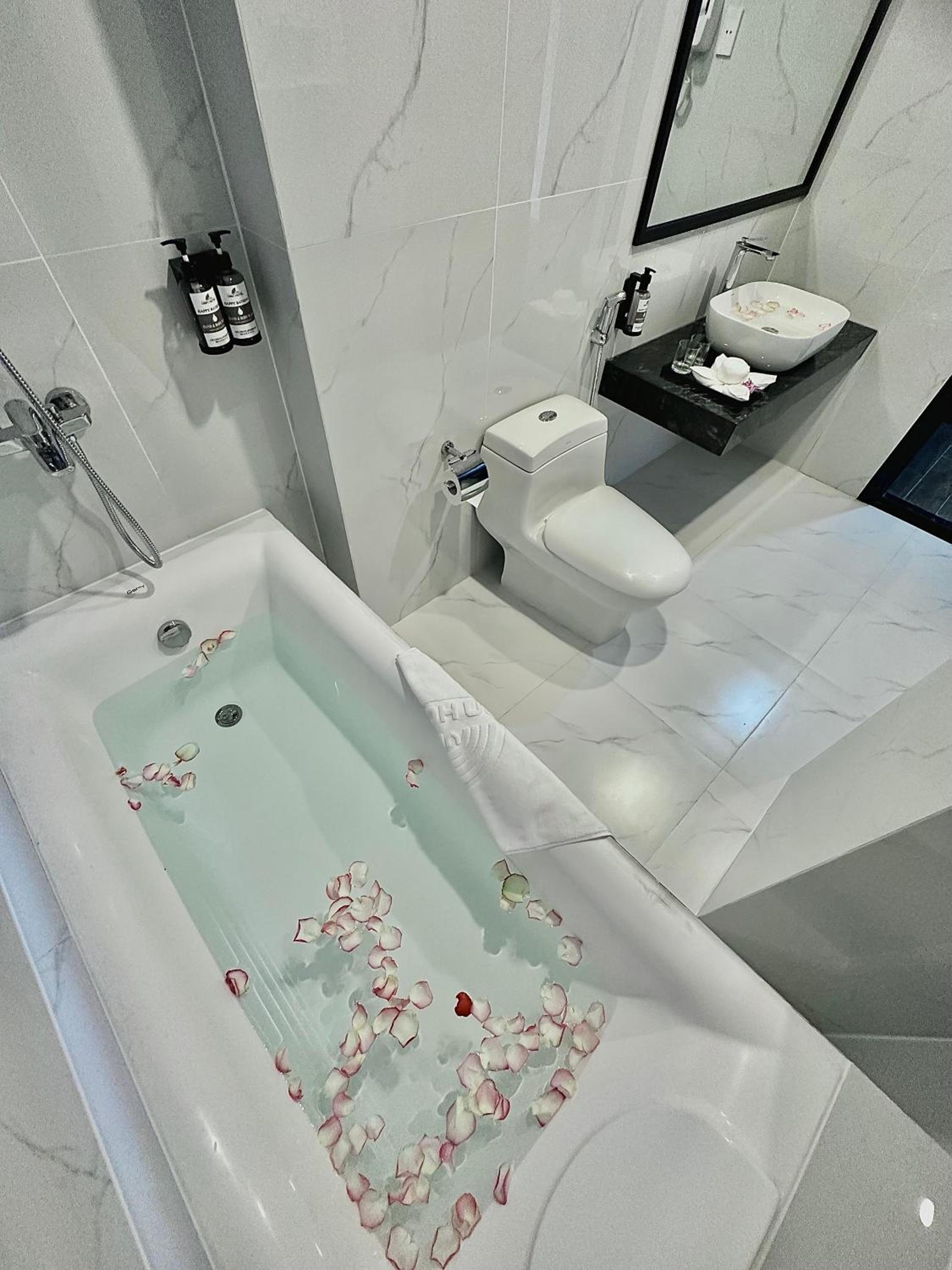 Triple Room with Bath - Photo 3