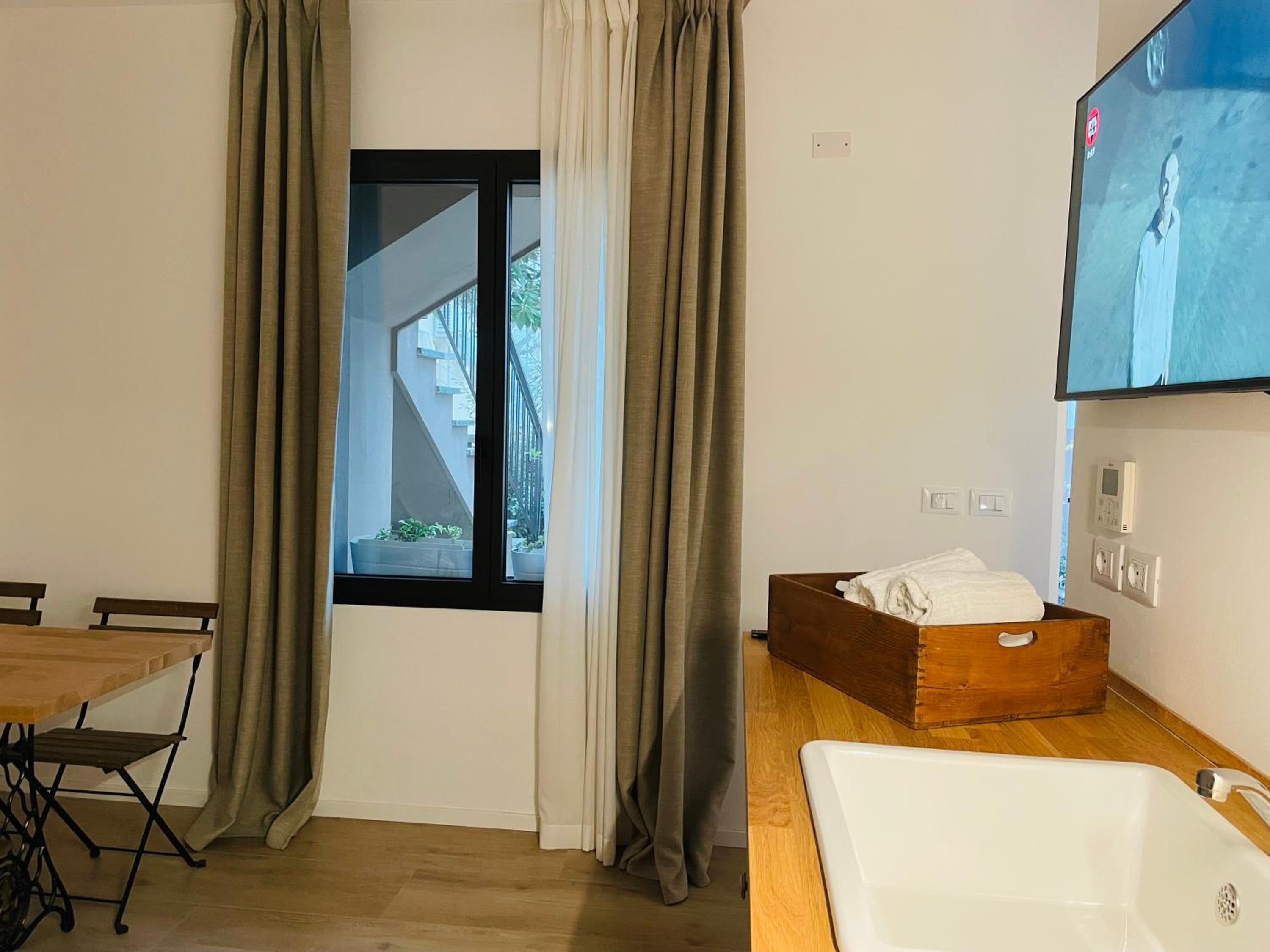 Suite with Garden View