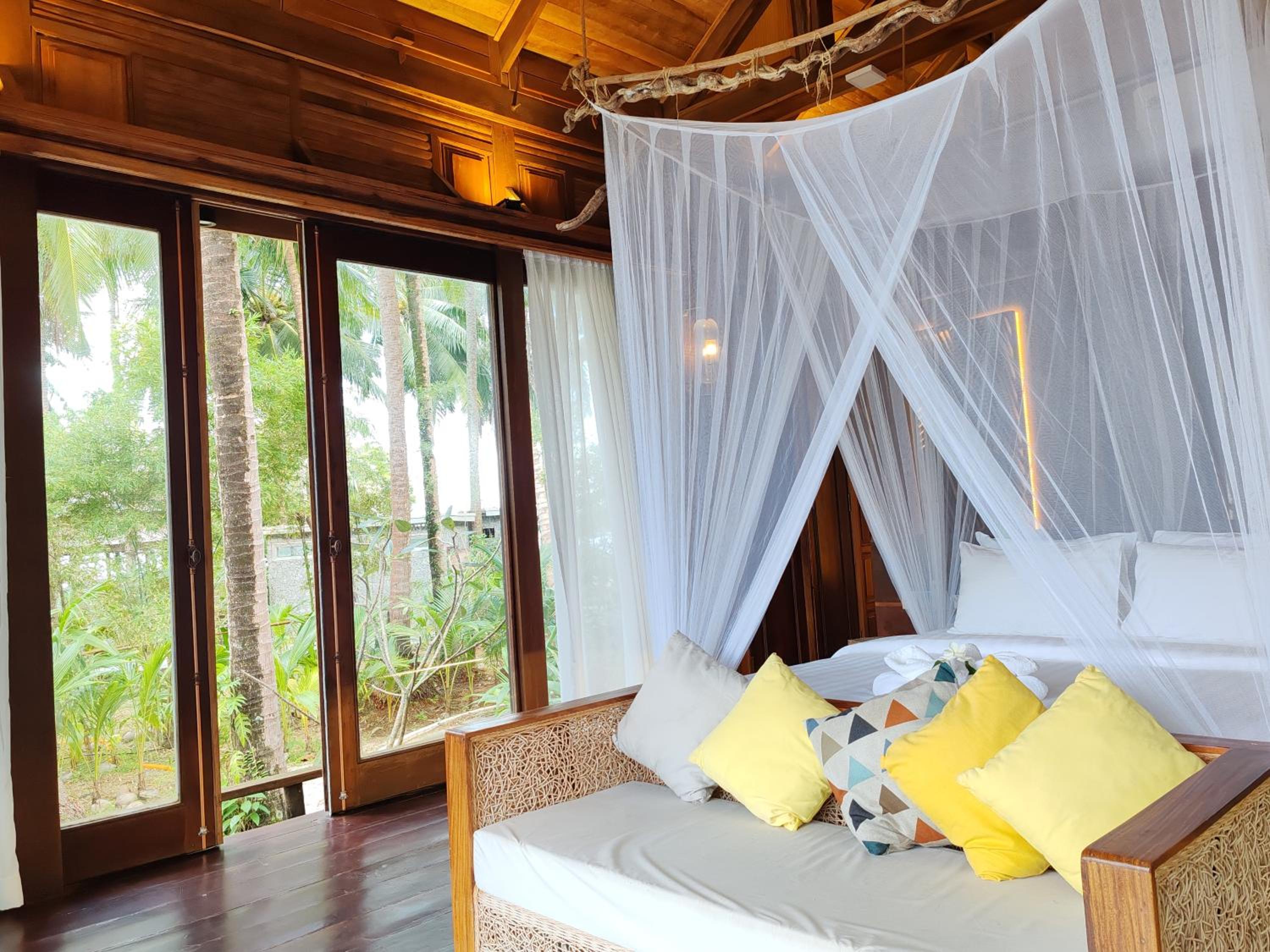 Sunset Suite Villa One Bedroom - Photo 9