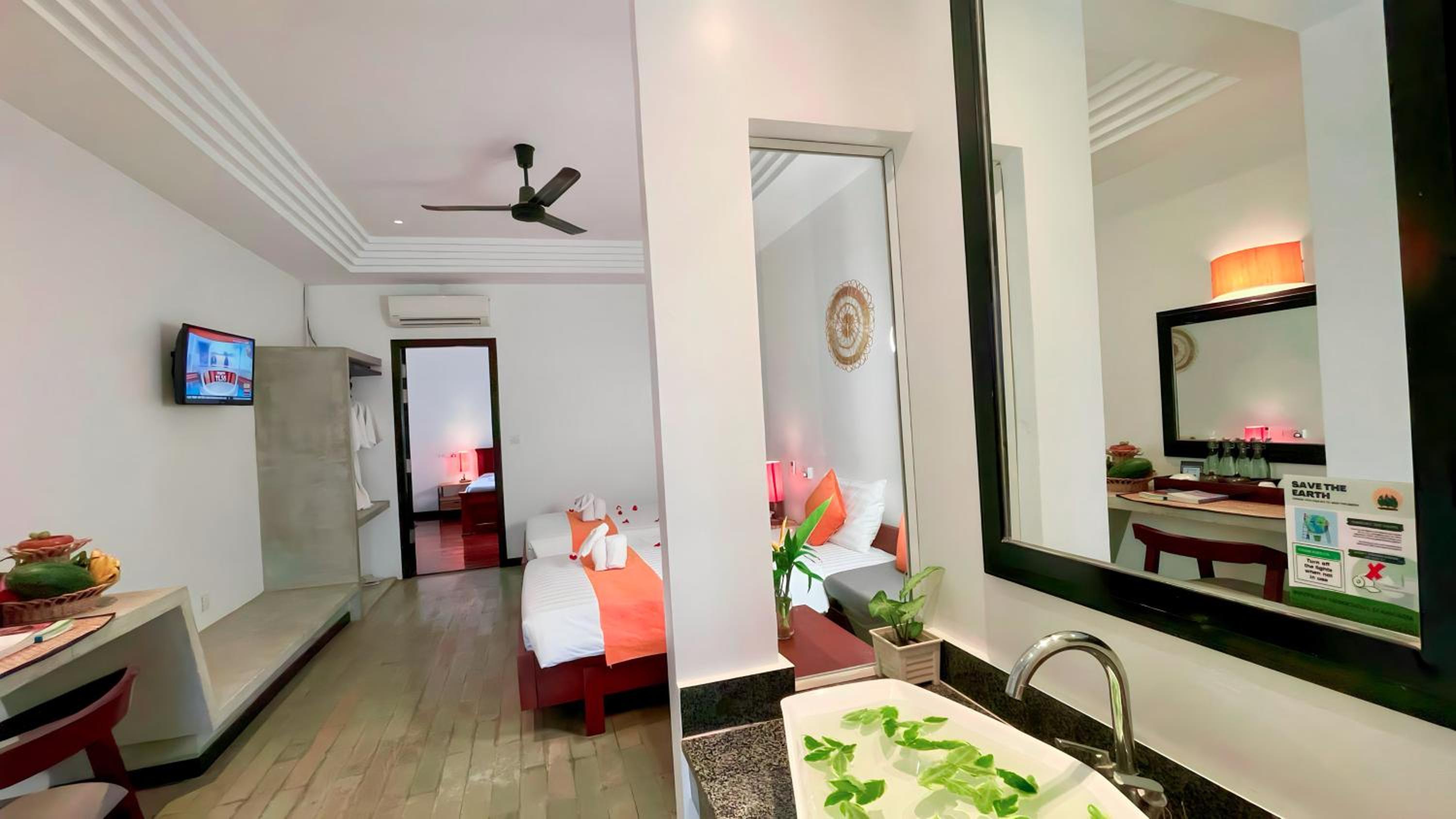 Family Suite With Balcony - Free Pick Up - Photo 3