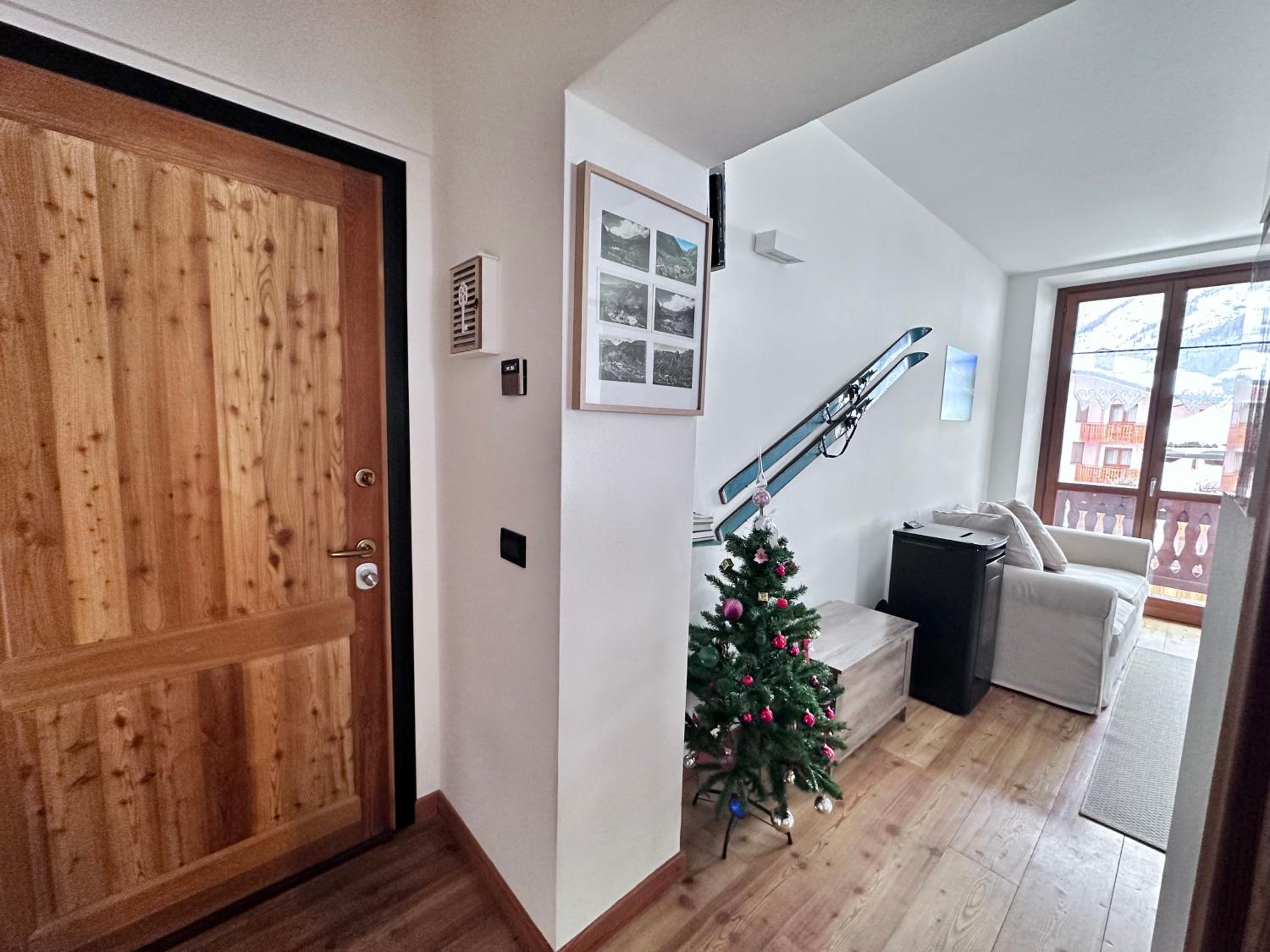 Two-Bedroom House photo 2