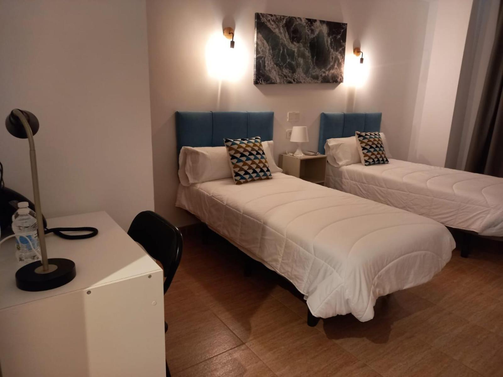 Standard Twin Room photo 3