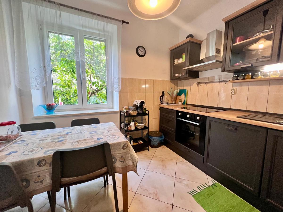 Apartment with Garden View