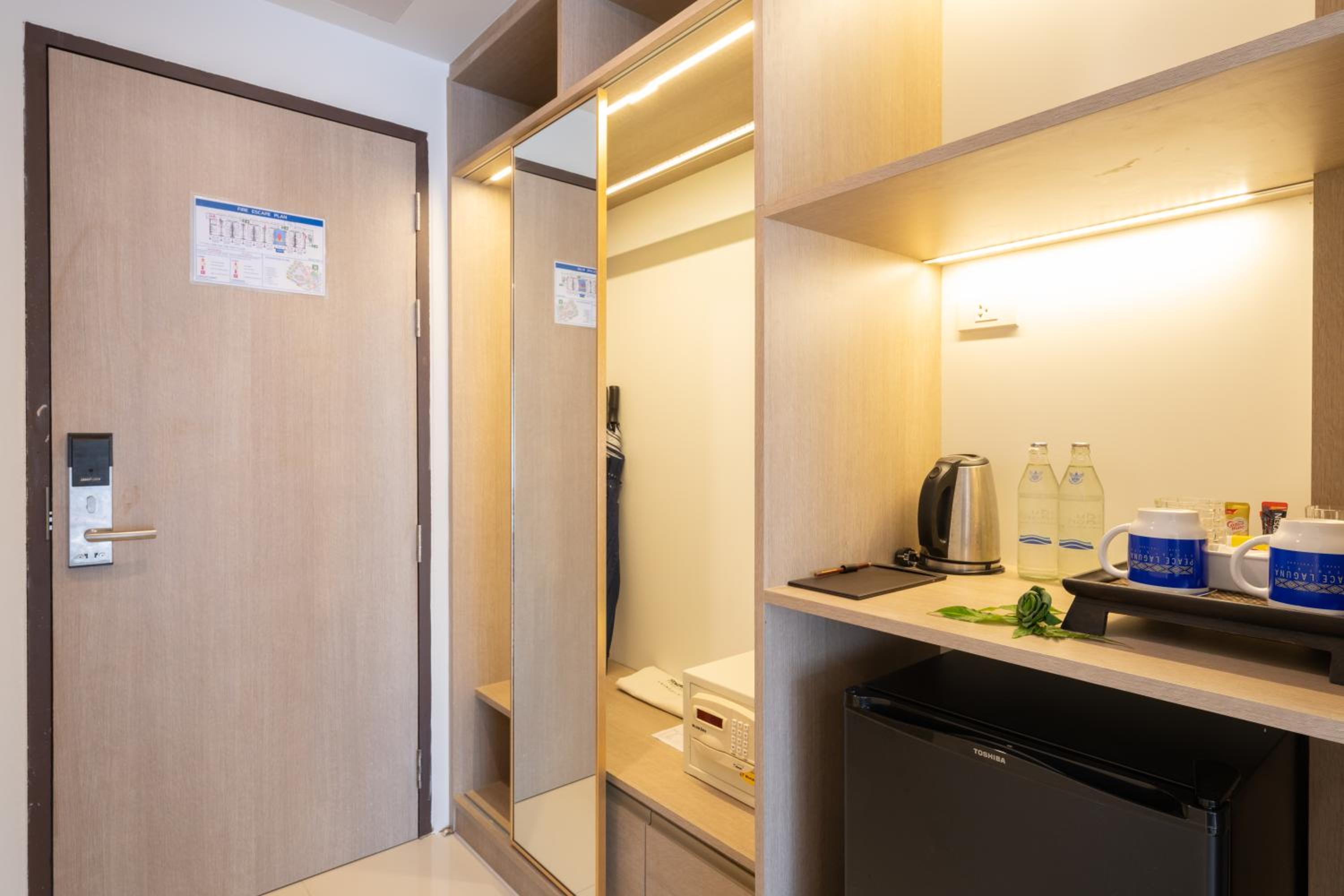 Standard Double or Twin Room with Balcony - Photo 7