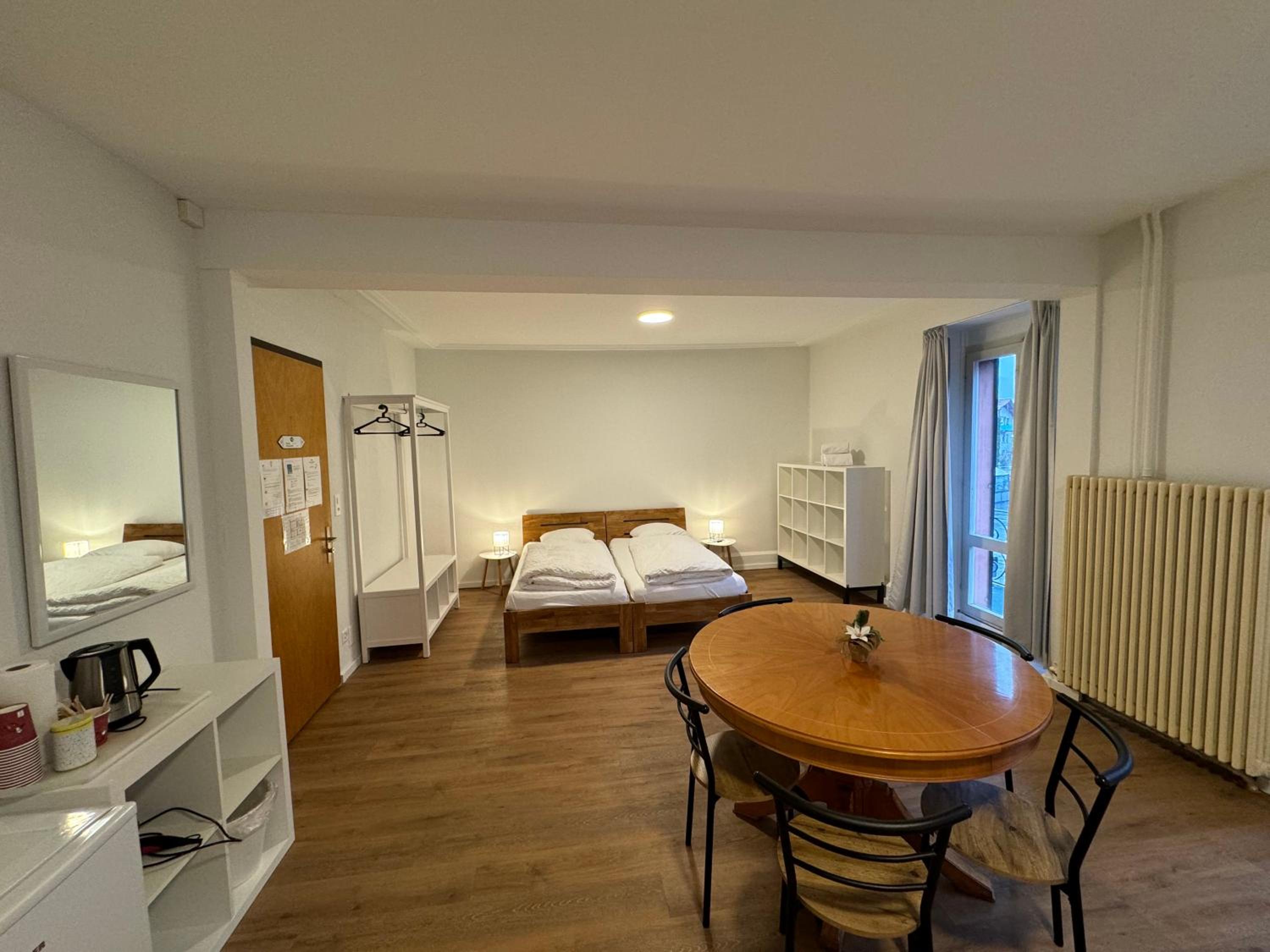 Grindelwald Family Room with Balcony and Shared Bathroom and Shared Kitchen photo 2