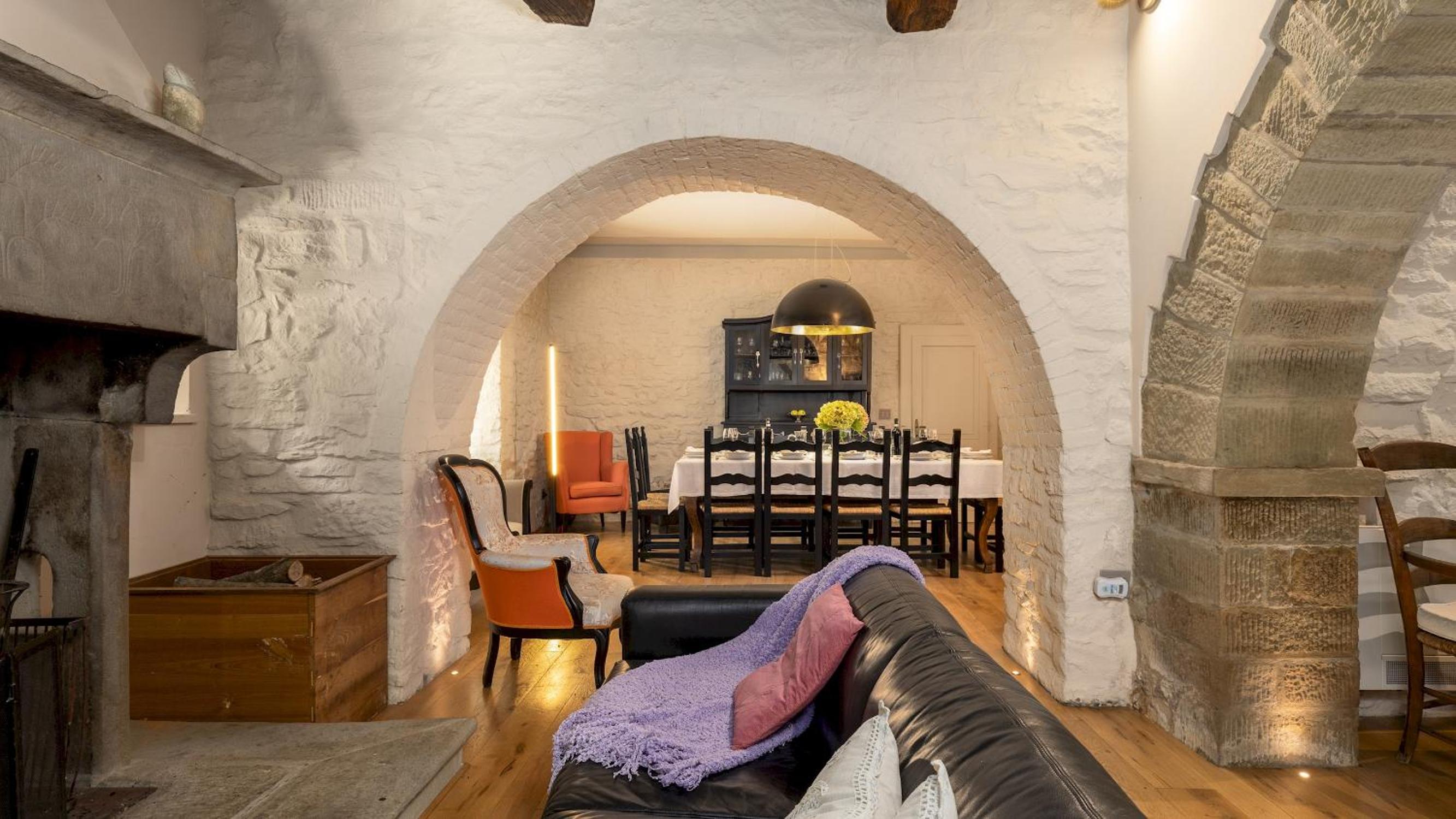 Villa photo 1