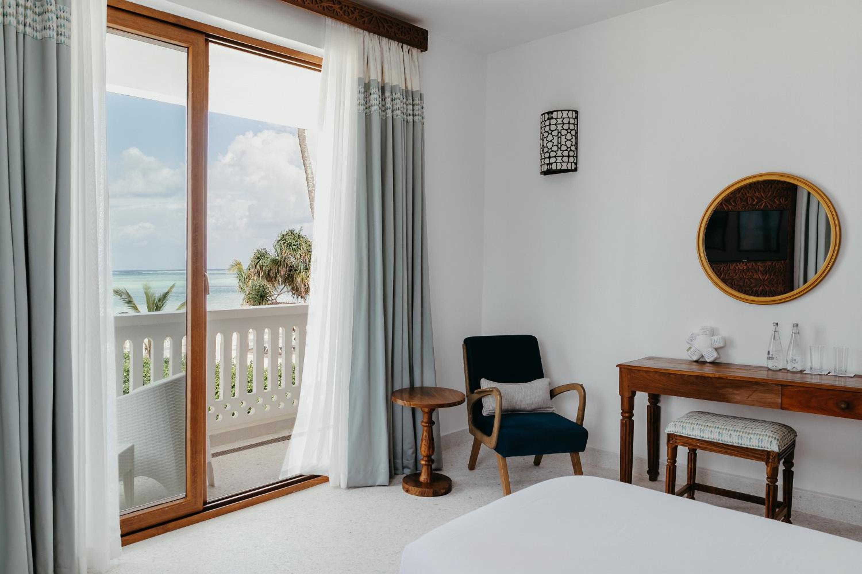 Beachfront Deluxe Room photo 3