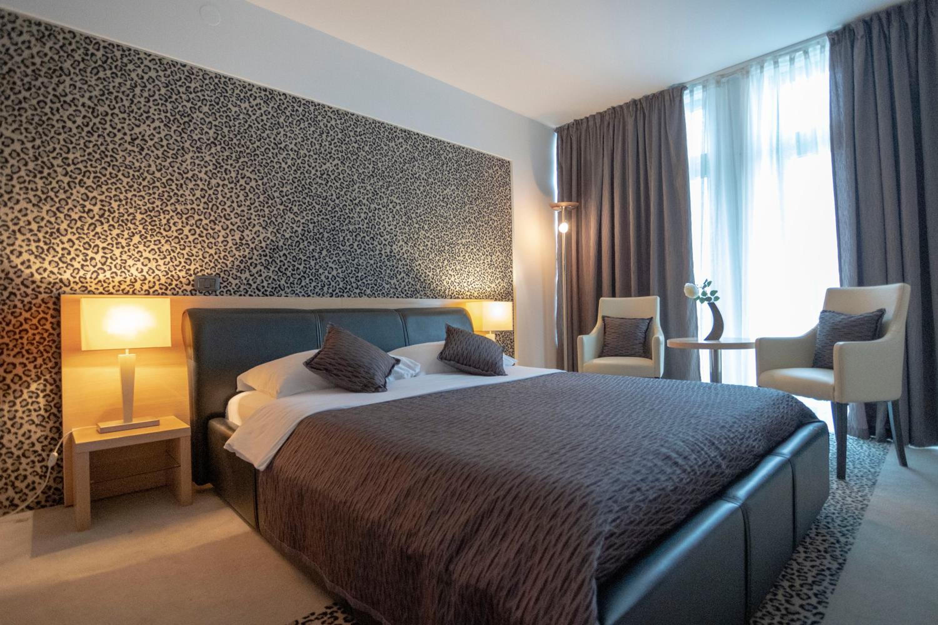 Double Room - Photo 7