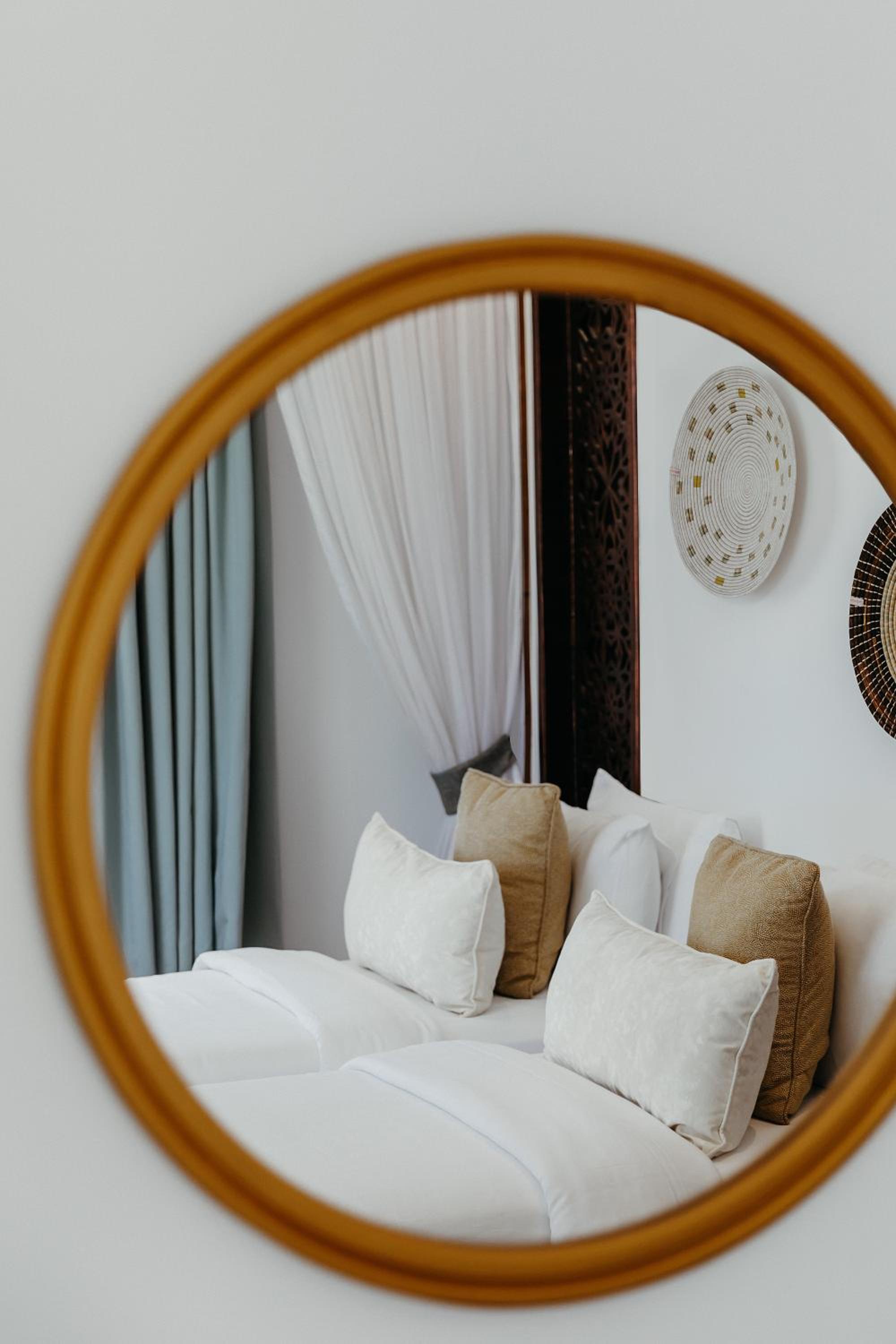 Interconnecting Family Room