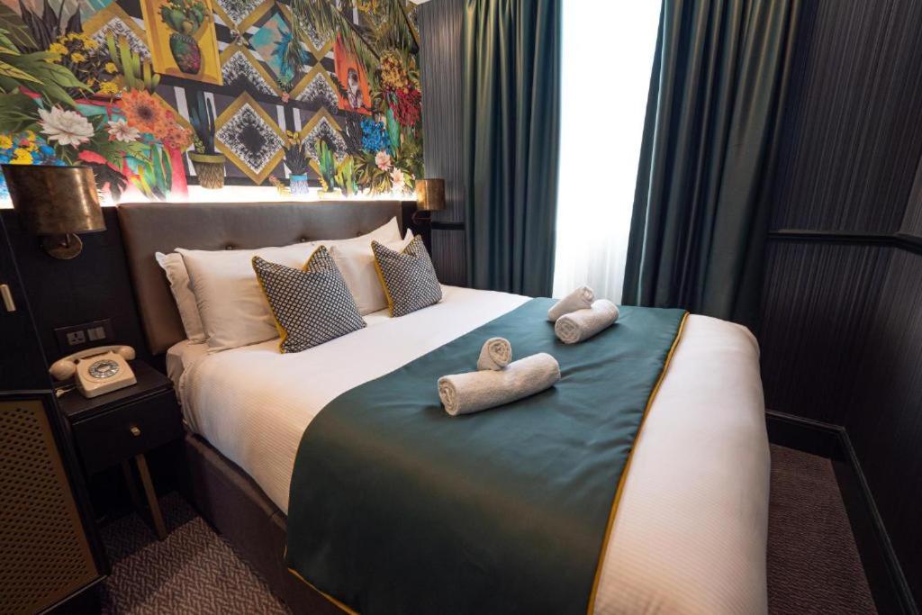 Deluxe Double Room With Extra Bed photo 3