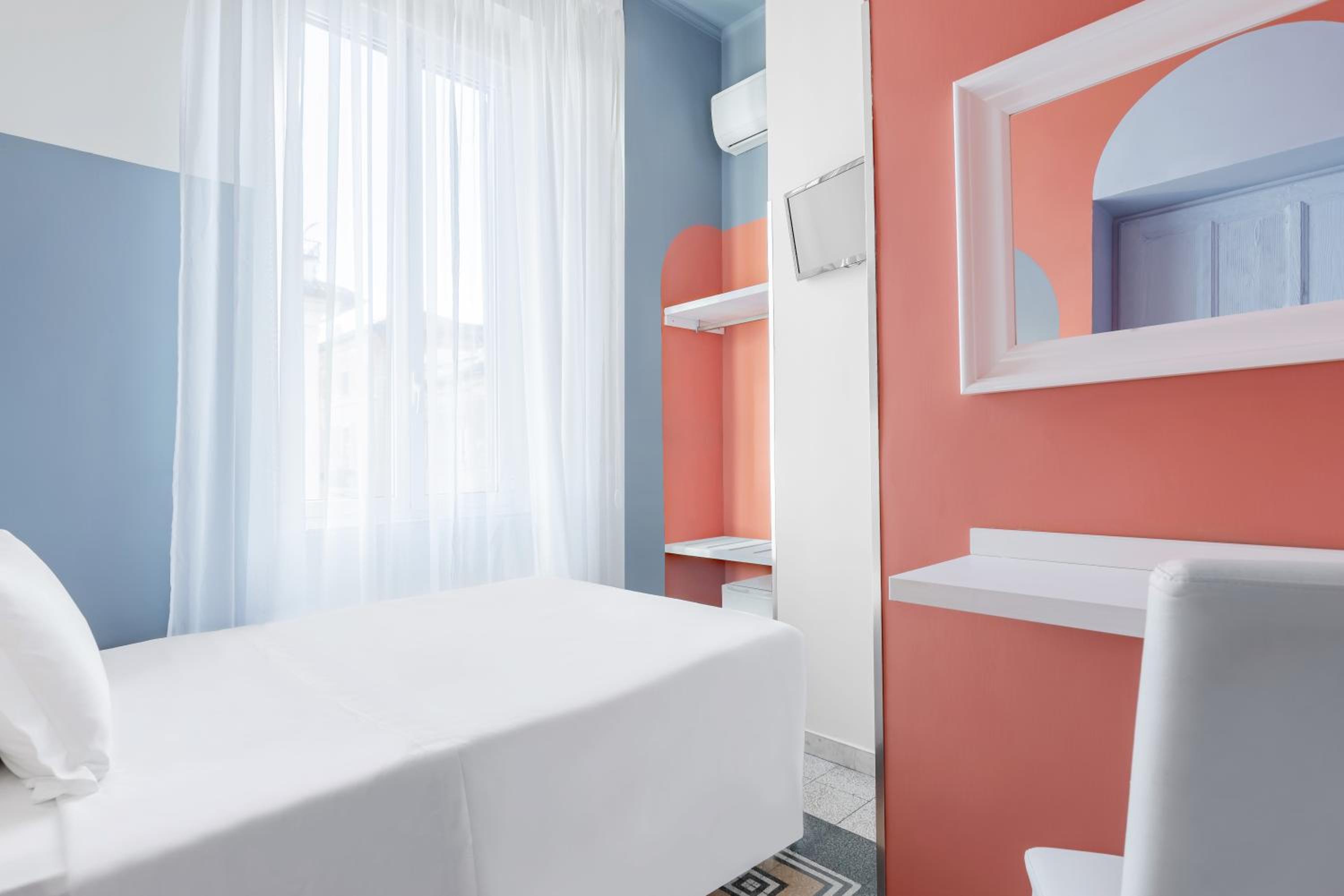 Small Double Room photo 2