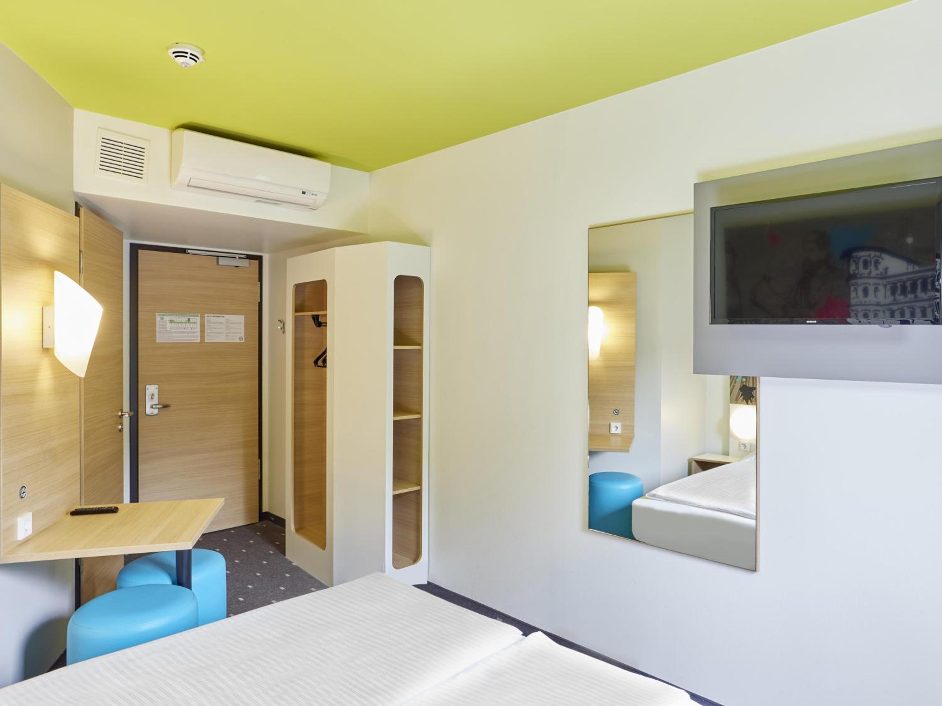 Standard Double Room - Photo 4