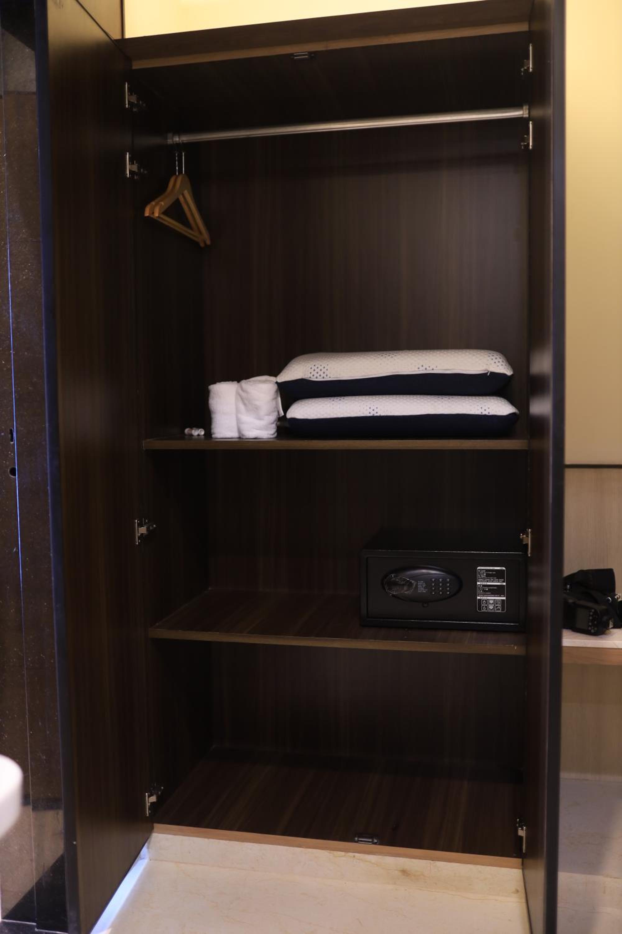 Premium - Photo 15