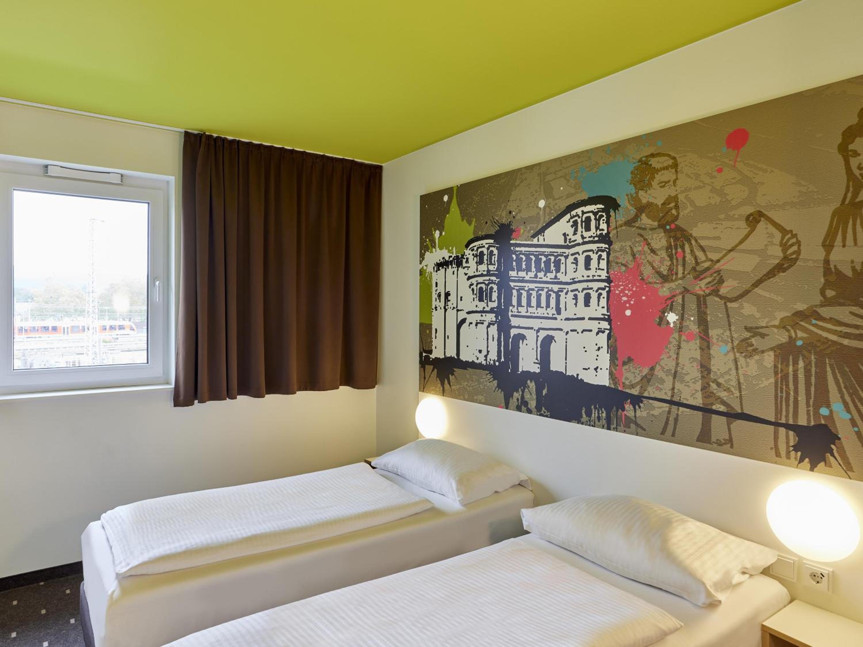 Standard Twin Room - Photo 1