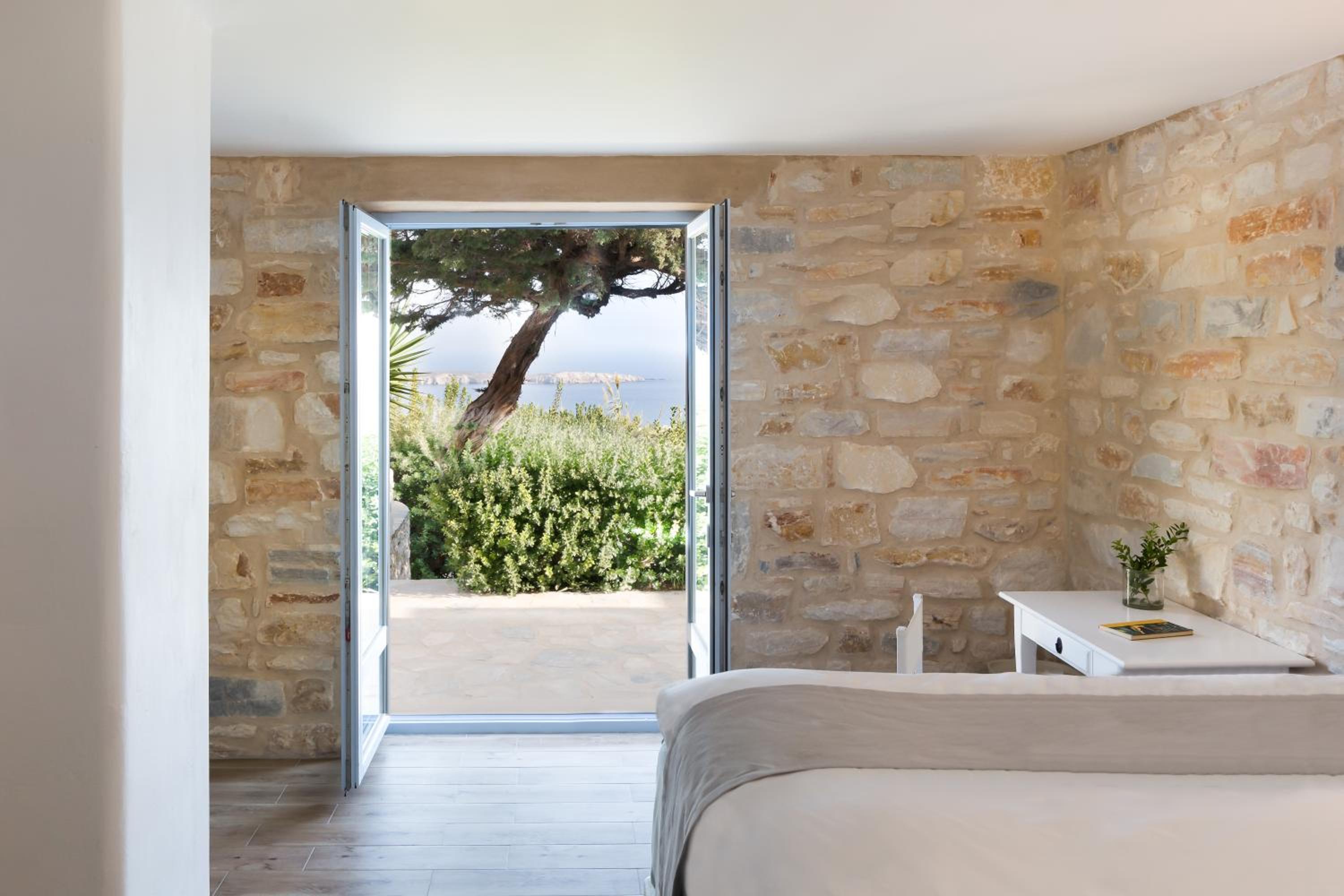  Deluxe Suite Sea View with private pool