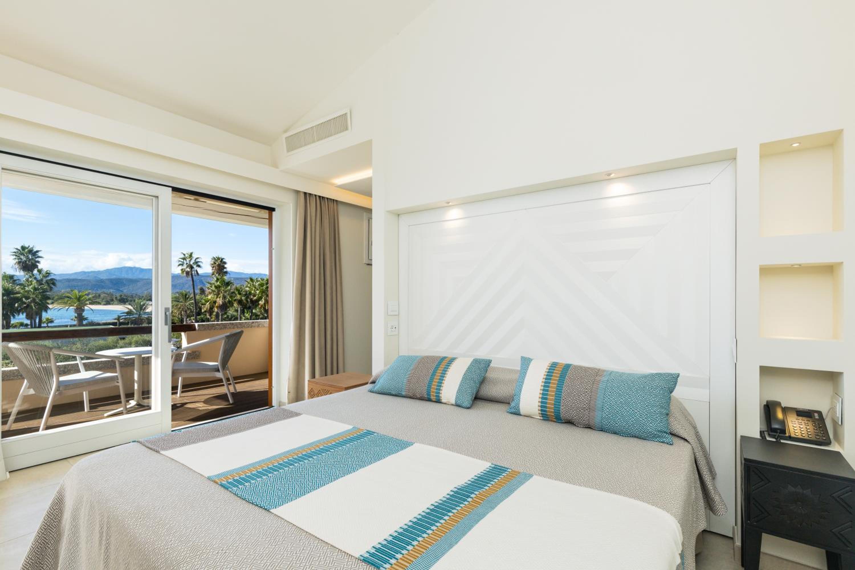 Deluxe Double or Twin Room with Sea View - Photo 1