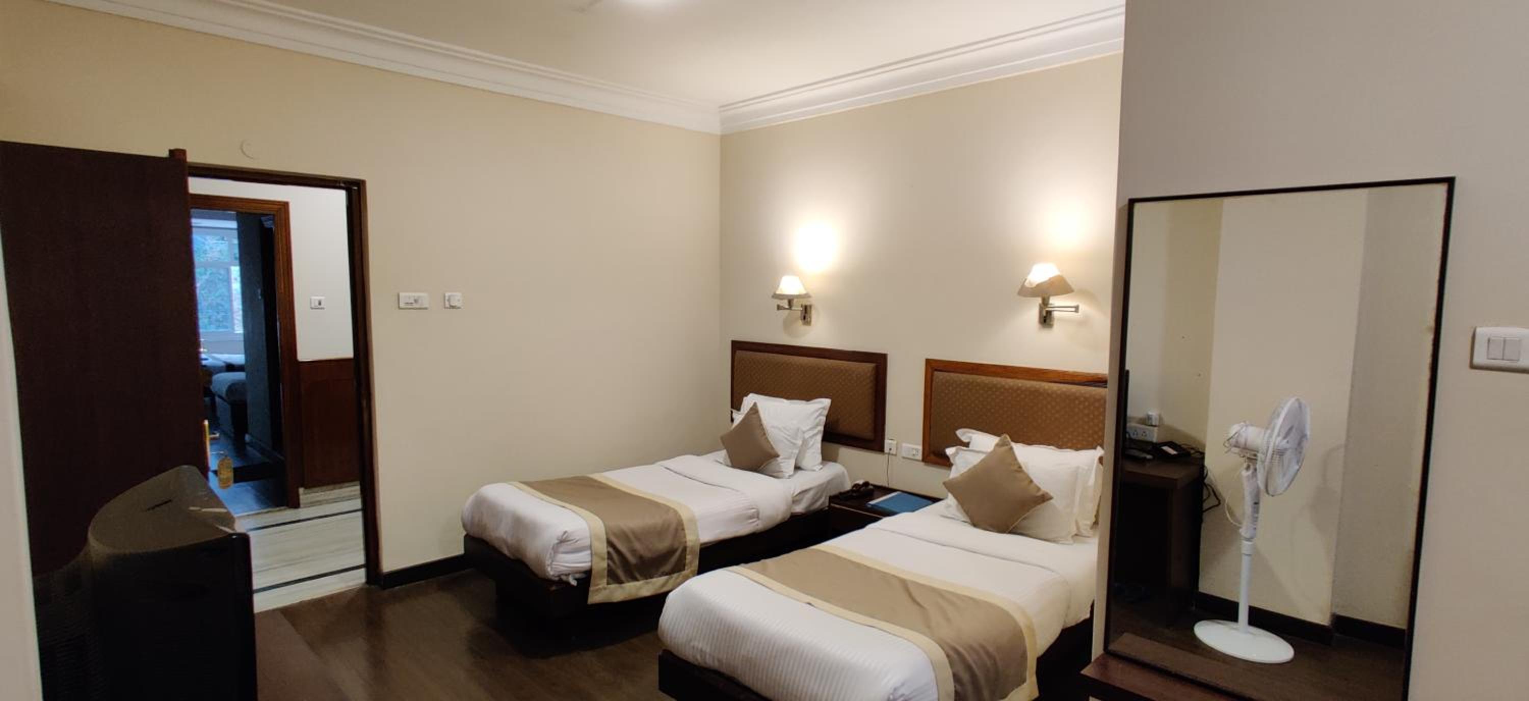 Standard Double Room - Photo 3