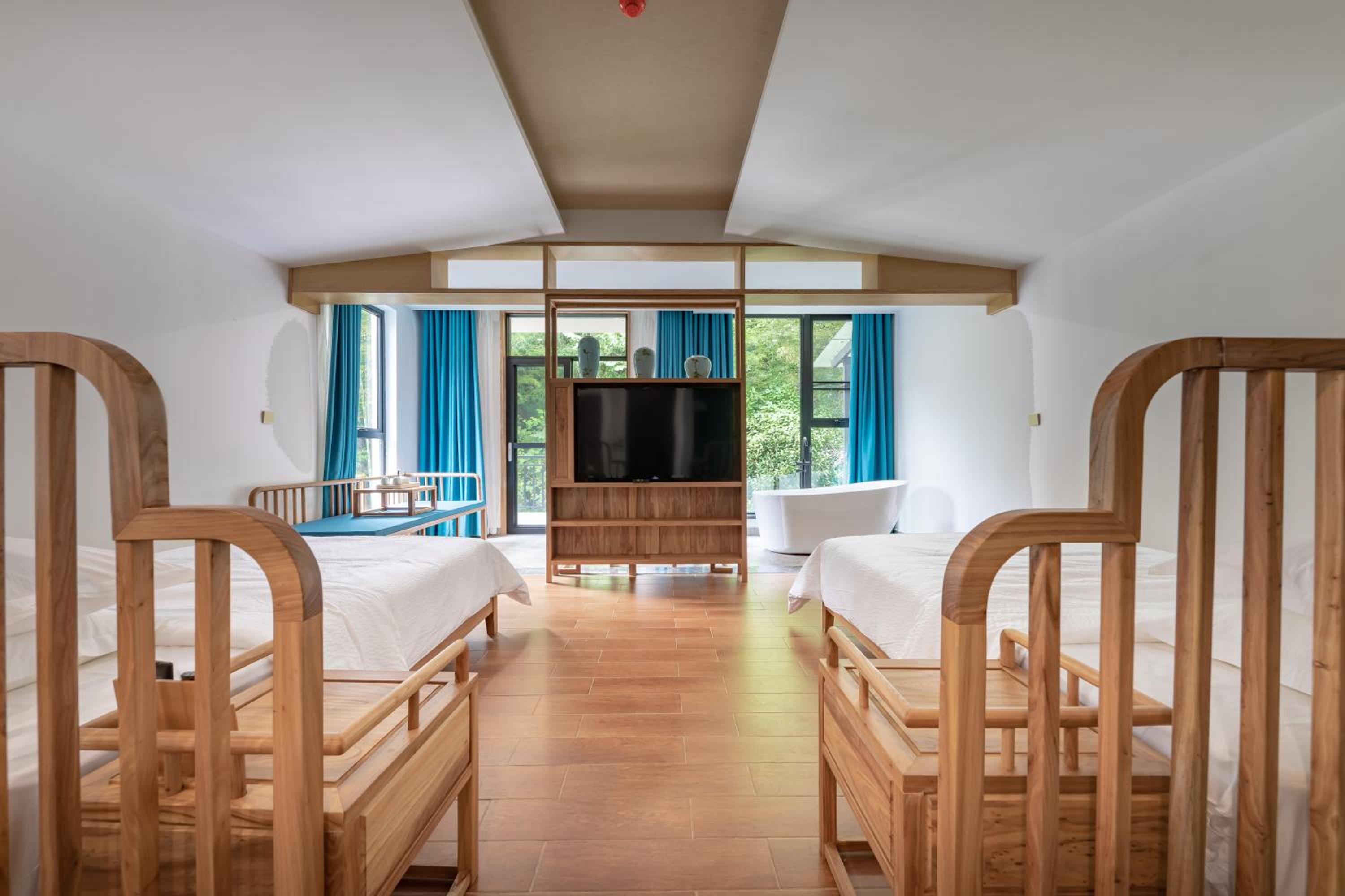 Twin Room With Balcony photo 2