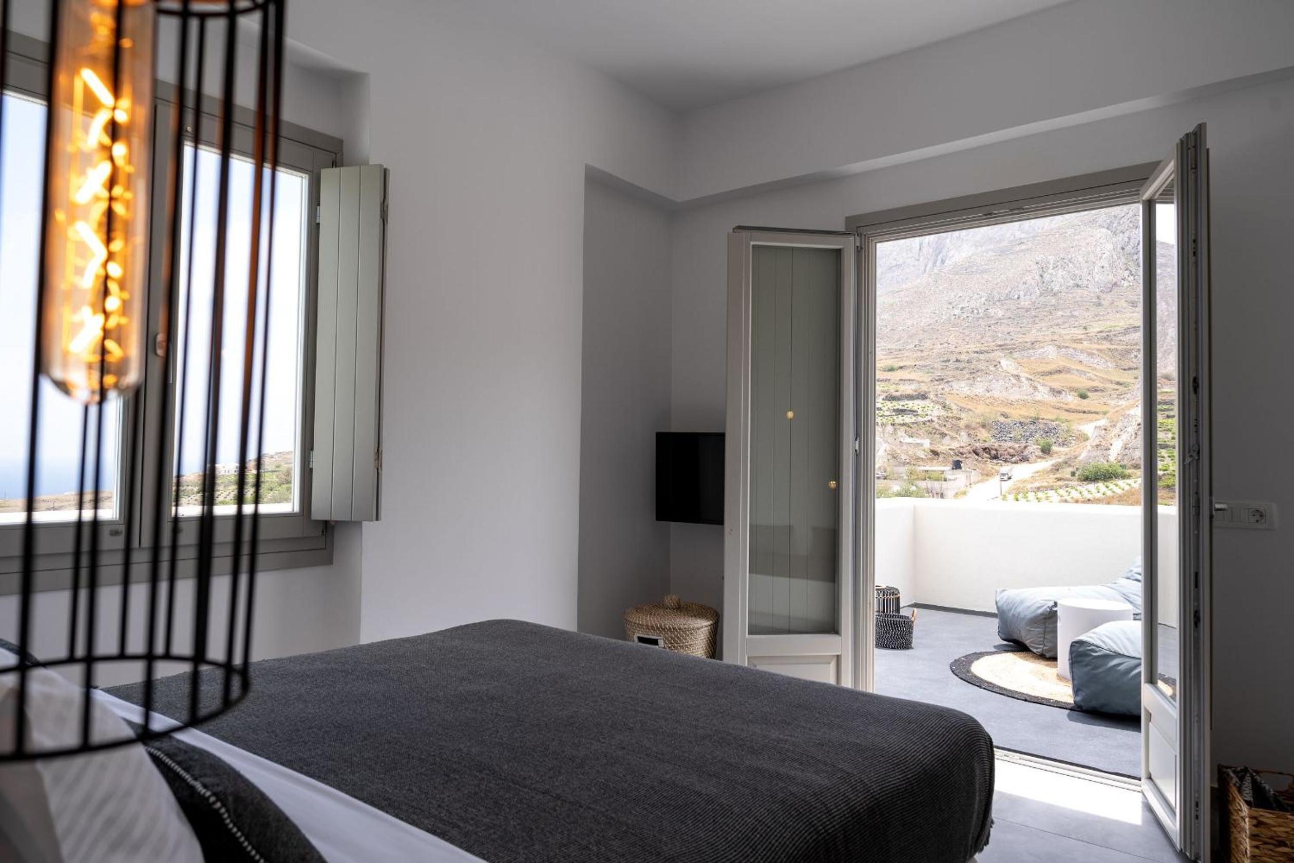 Exclusive Suite with Private Terrace, Hot Tub and Sea View