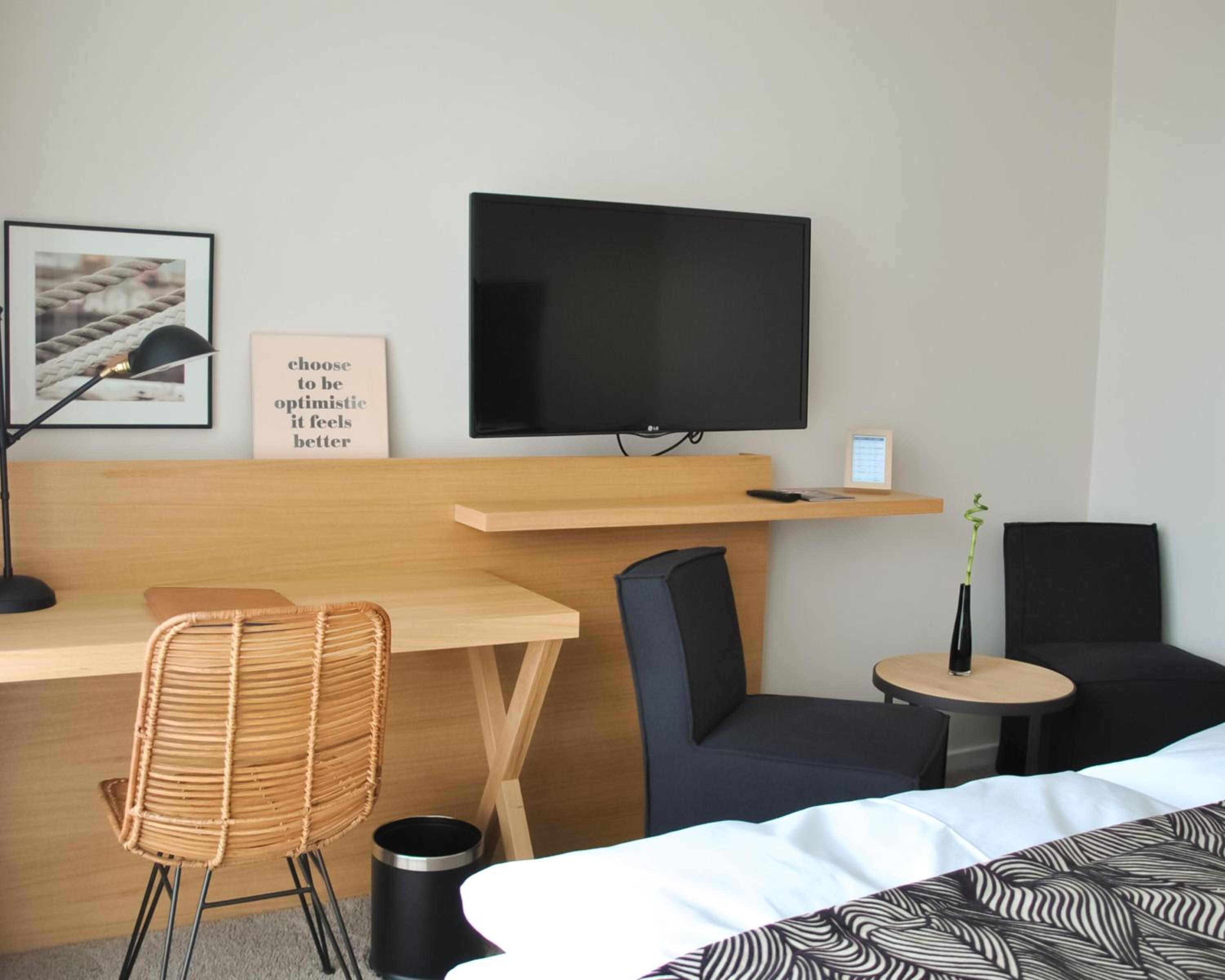 Classic Double Room with Balcony and Land View (no pets) photo 3