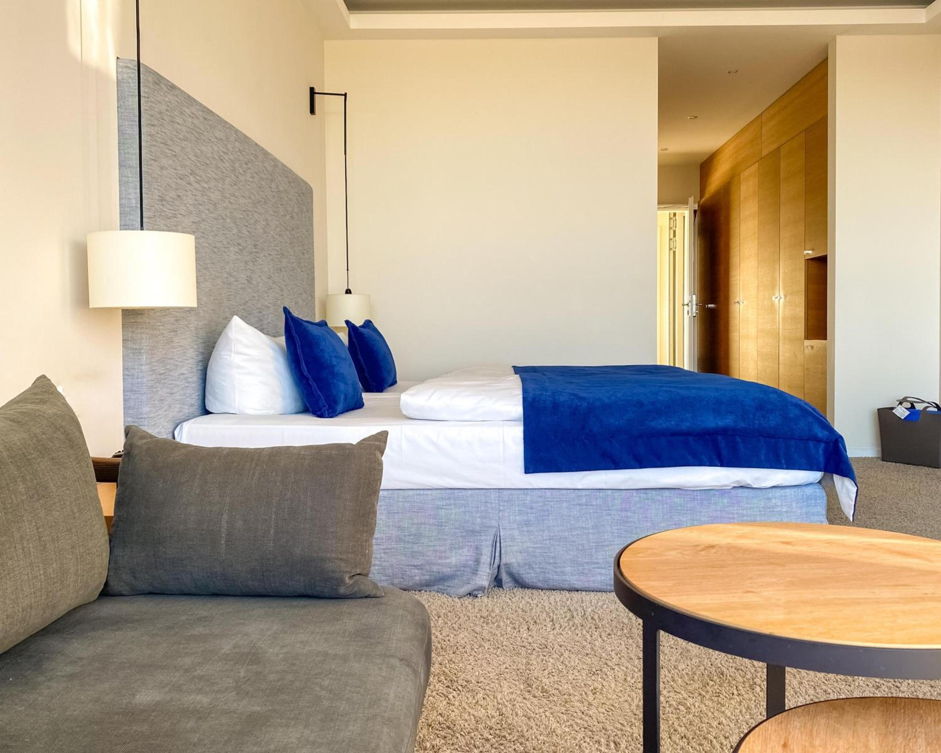 Superior Double Room with Balcony and Partial Sea View photo 2