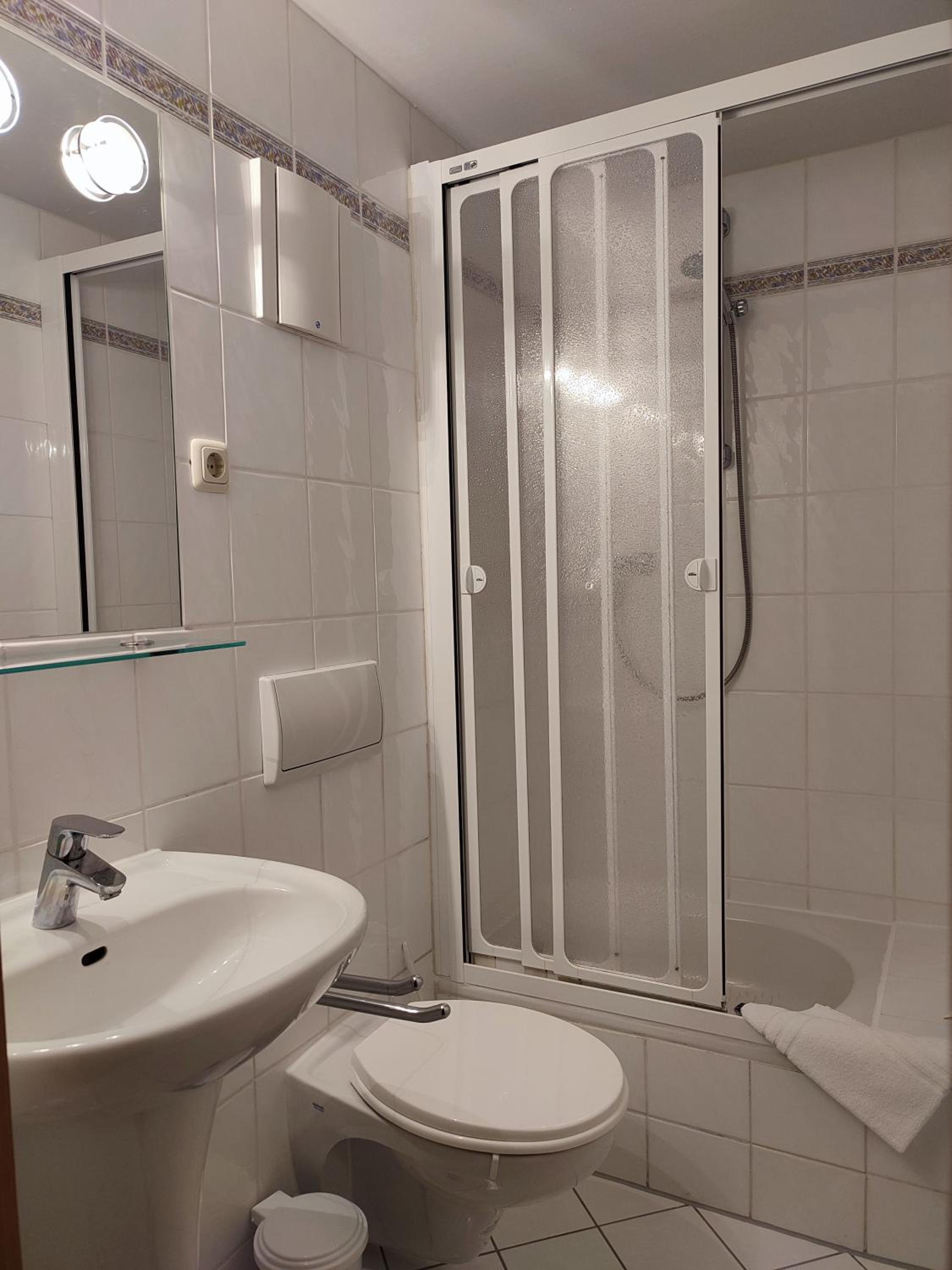 Single Room photo 2