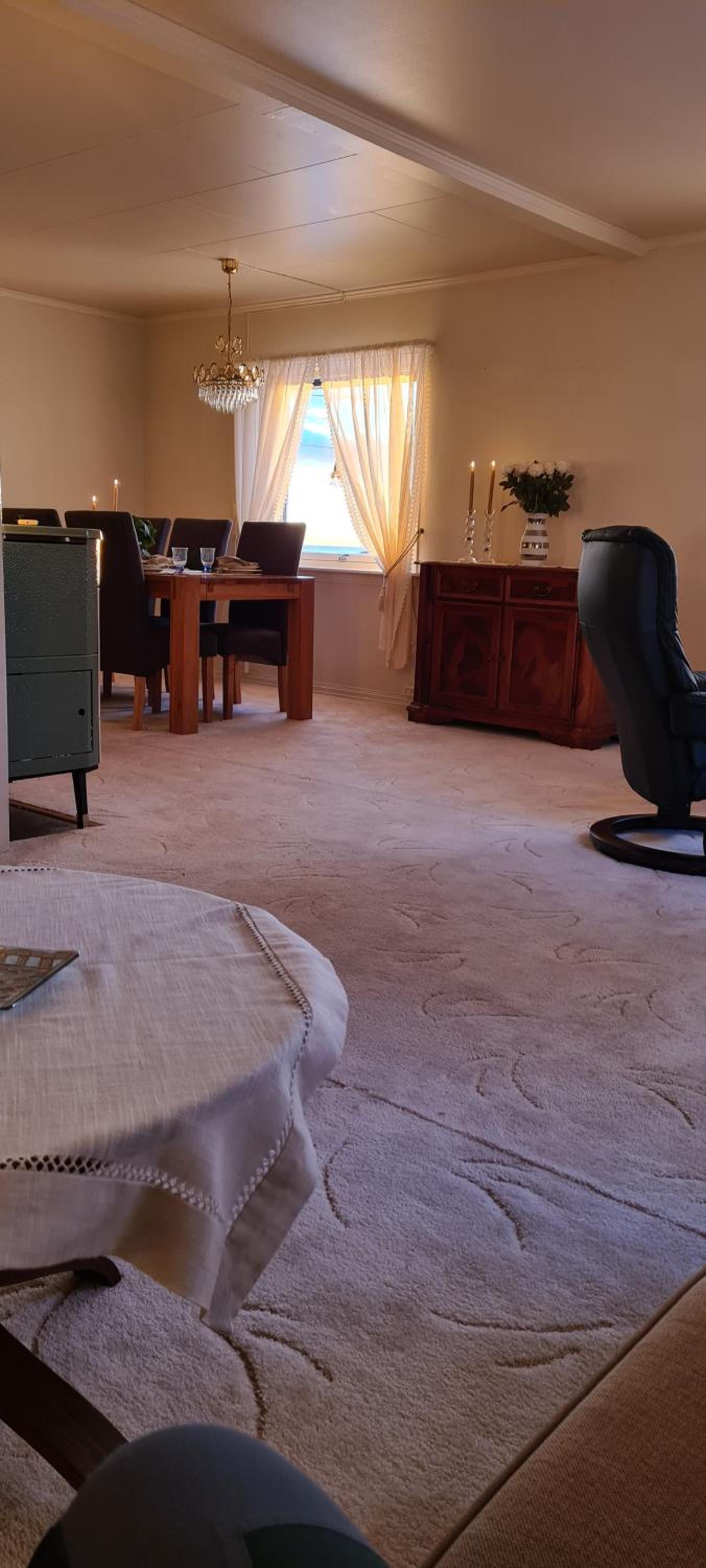 Five-Bedroom House photo 1