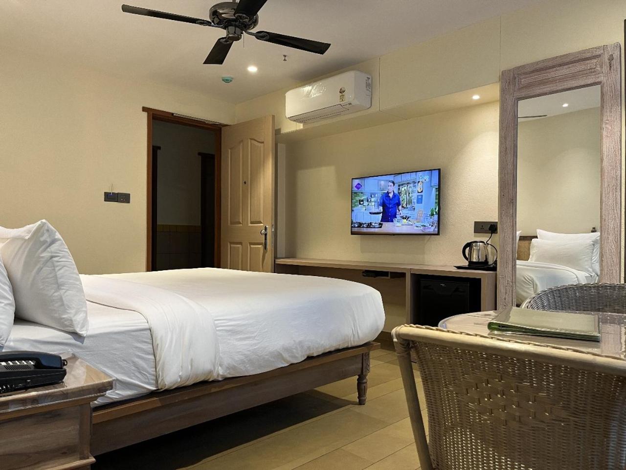 Superior Double Room - Photo 11