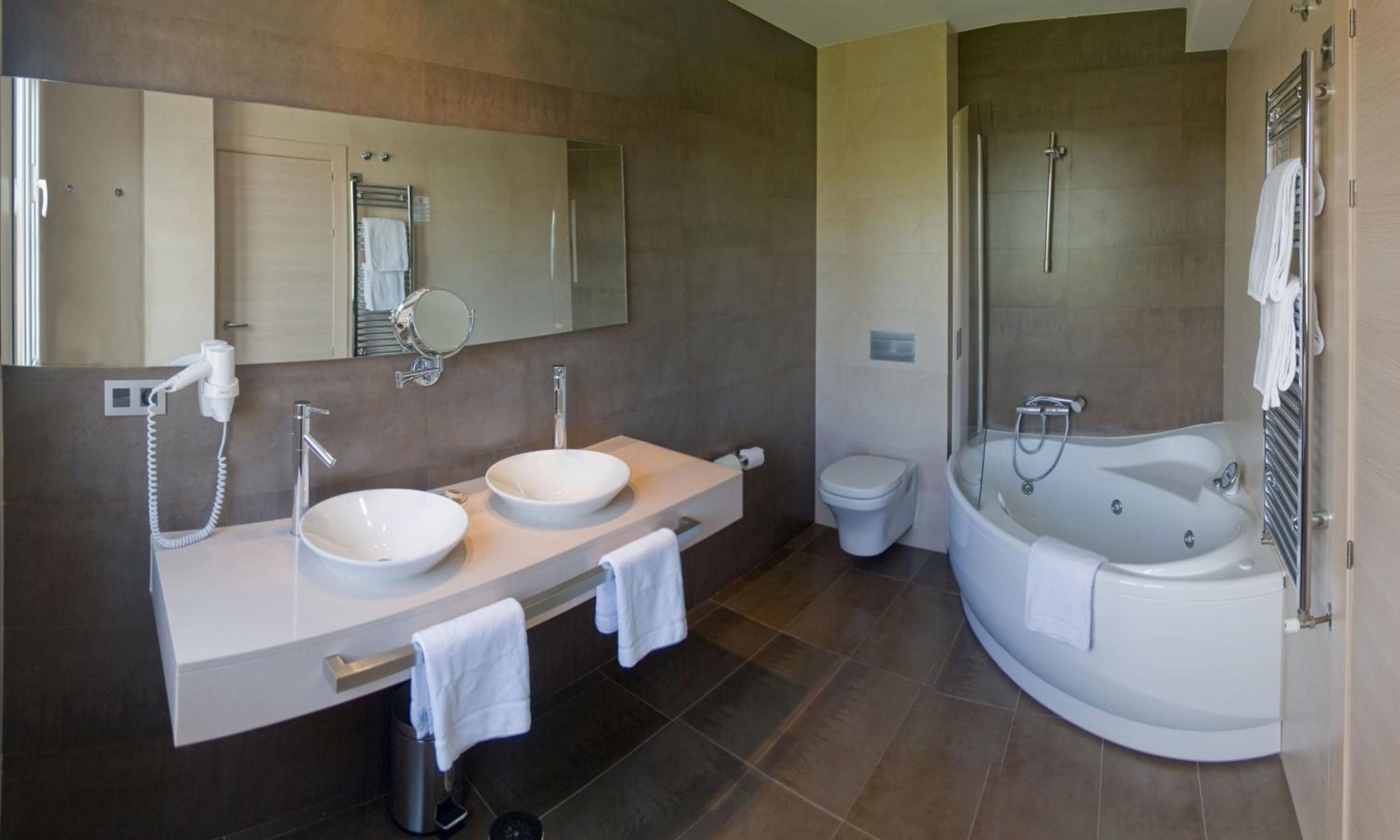 Double or Twin Room with Hot Tub or Sauna  photo 3
