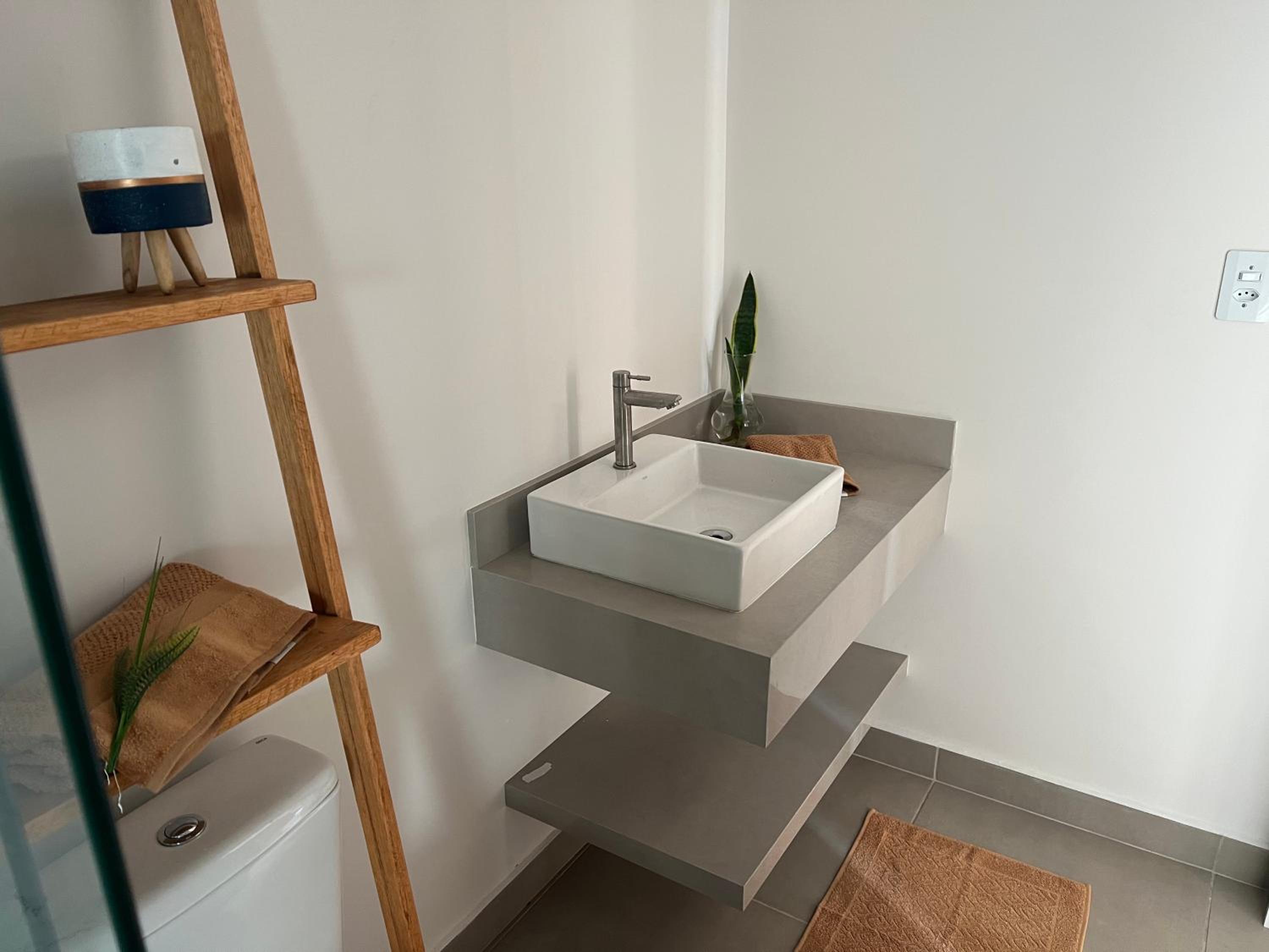 One-Bedroom Apartment photo 2