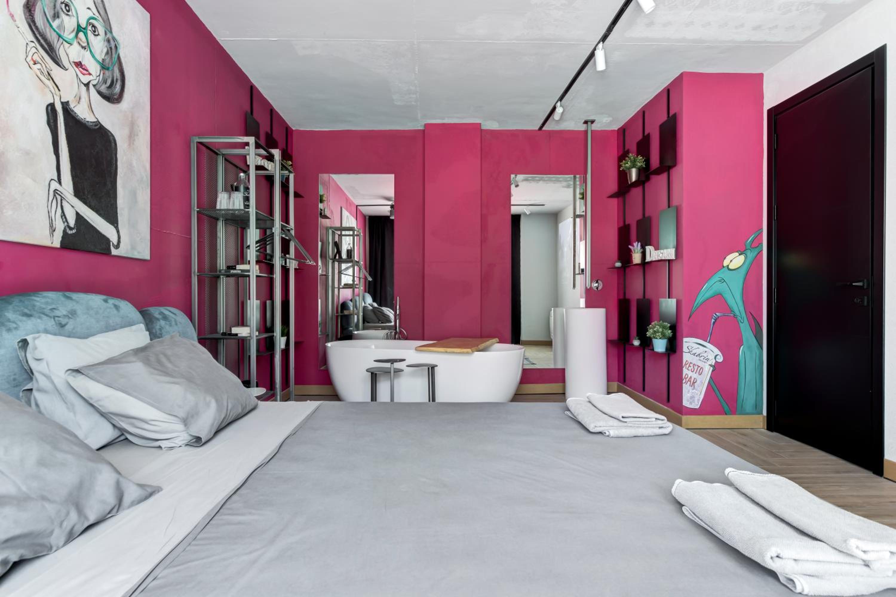 One-Bedroom Apartment