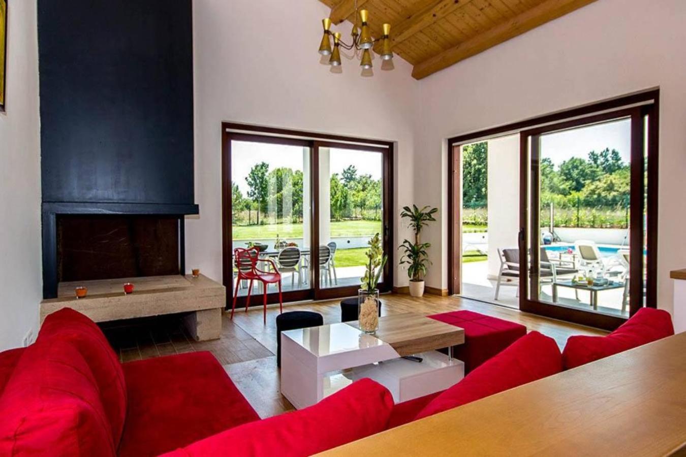 Villa photo 1