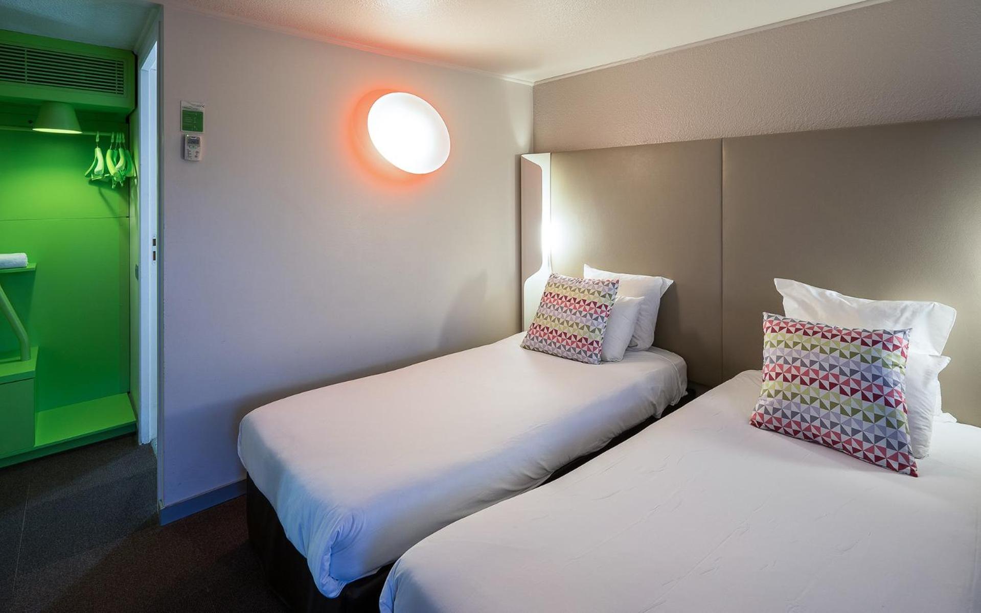 One Double Bed  One Single Bed - Room Next Generation