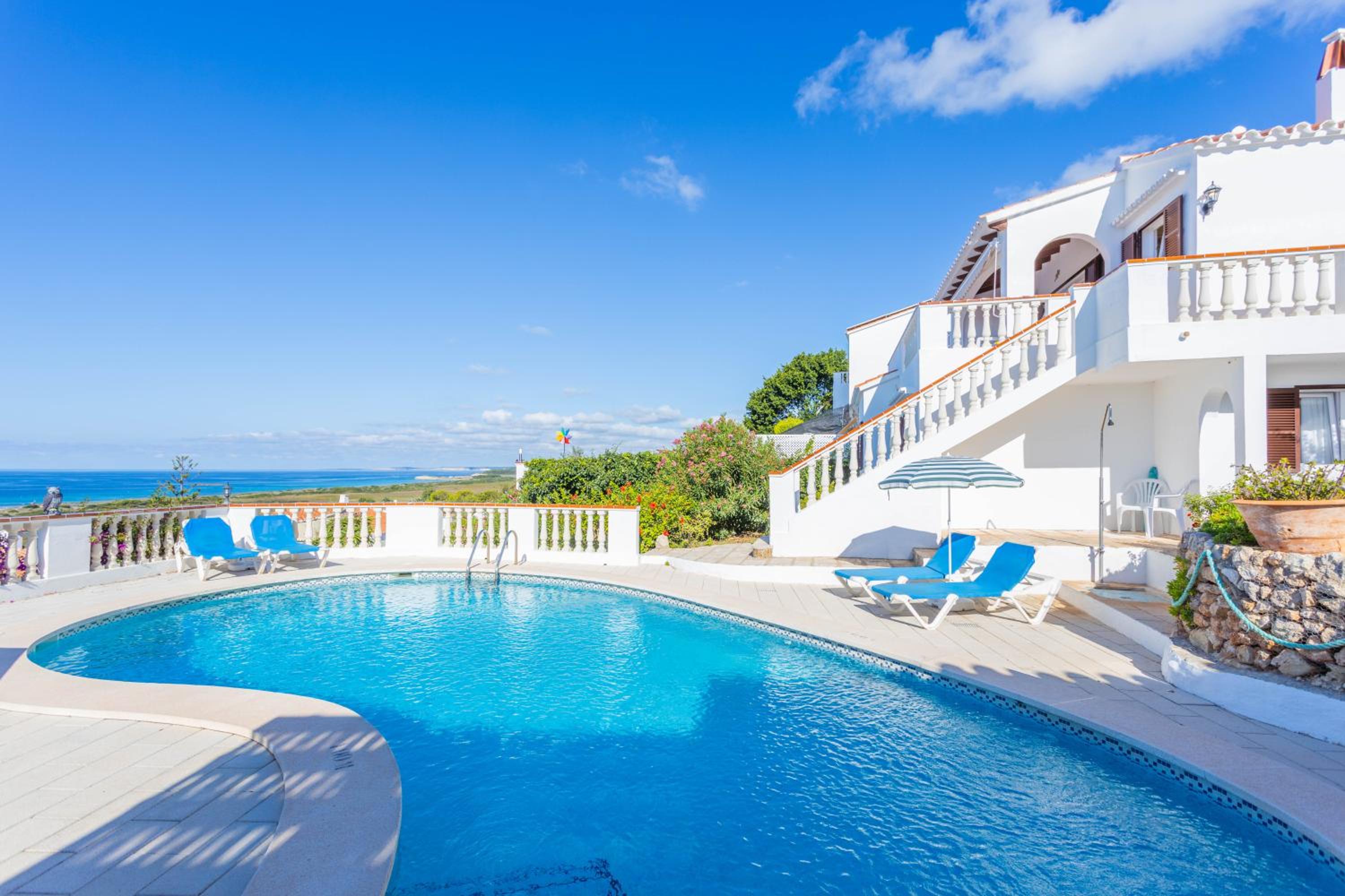 Villa photo 2