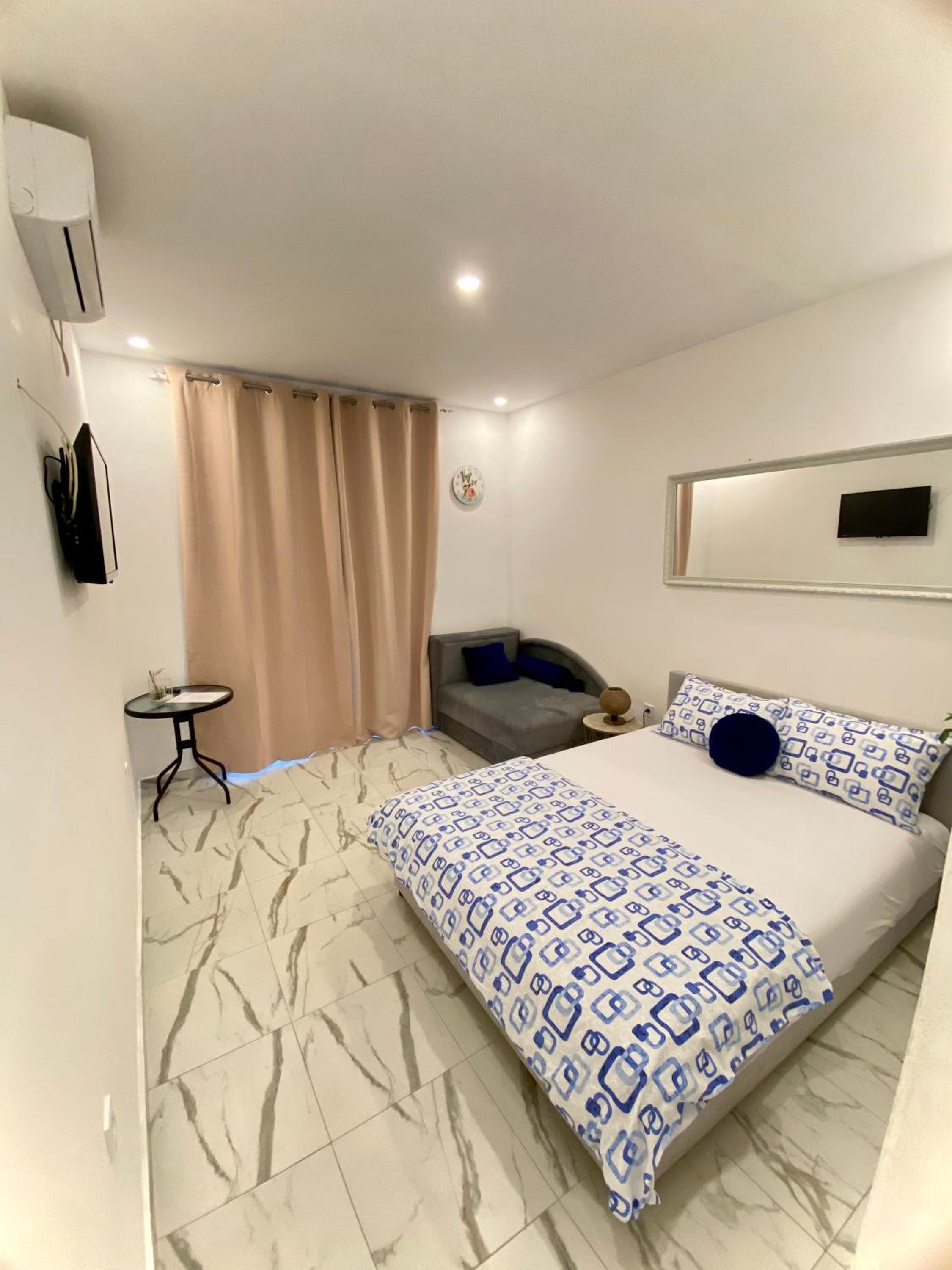 Studio with Sofa Bed