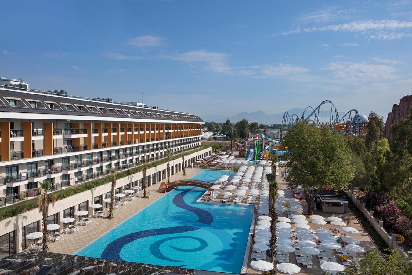 Double Room with Pool View - Photo 2