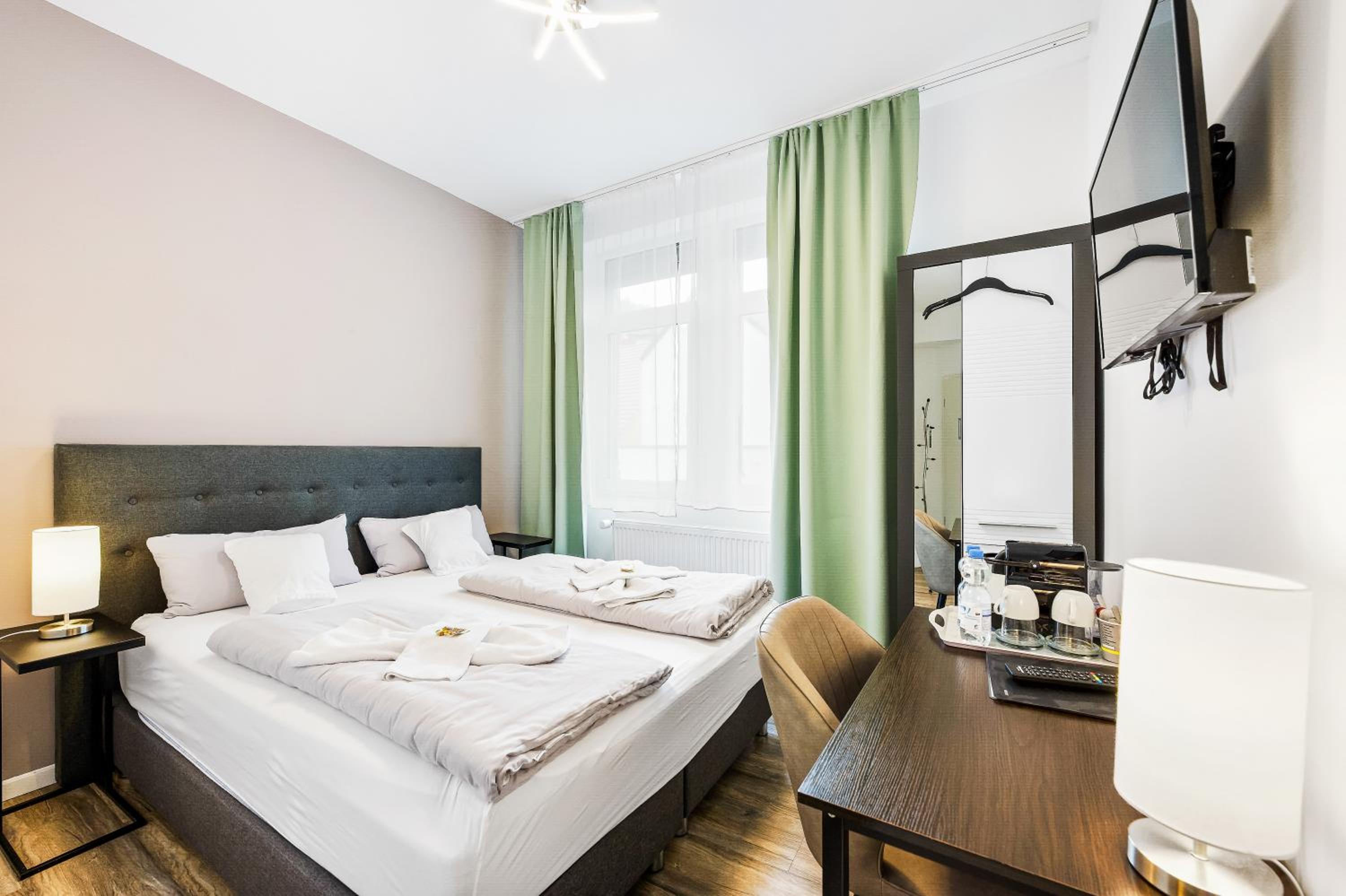 Double Room - Photo 5