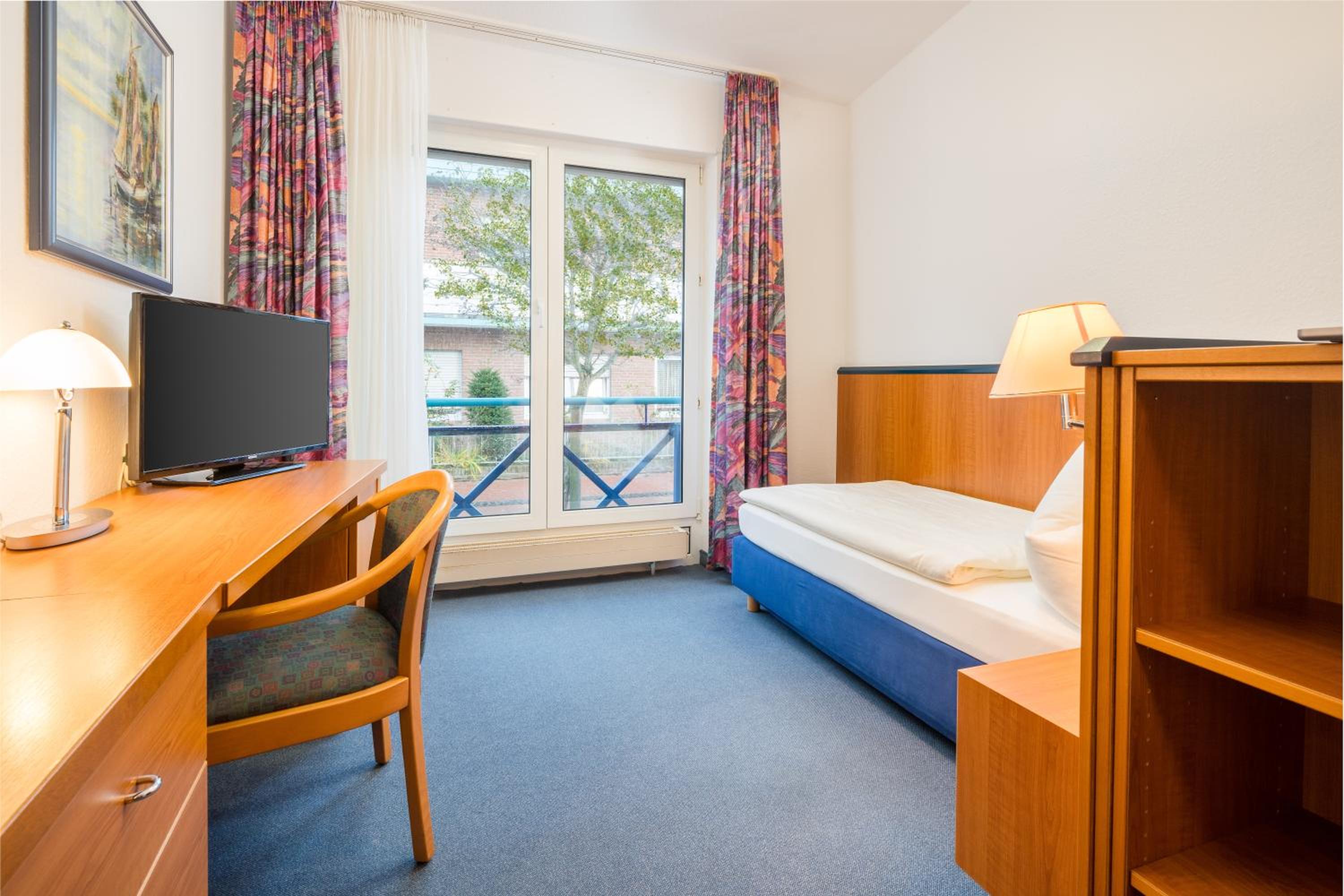 Standard Double or Twin Room photo 1