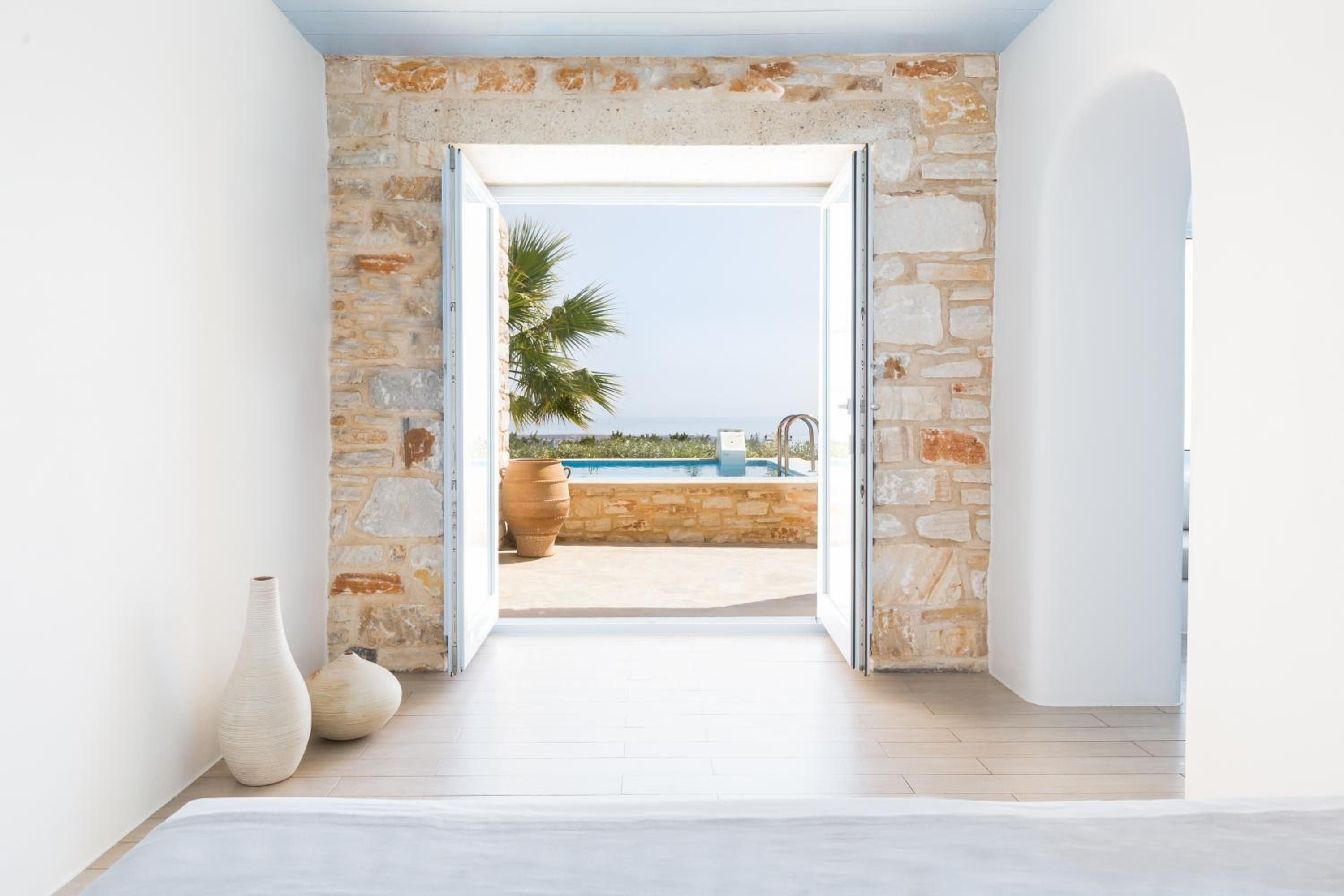 Majestic Suite with Sea View & Private Pool photo 2