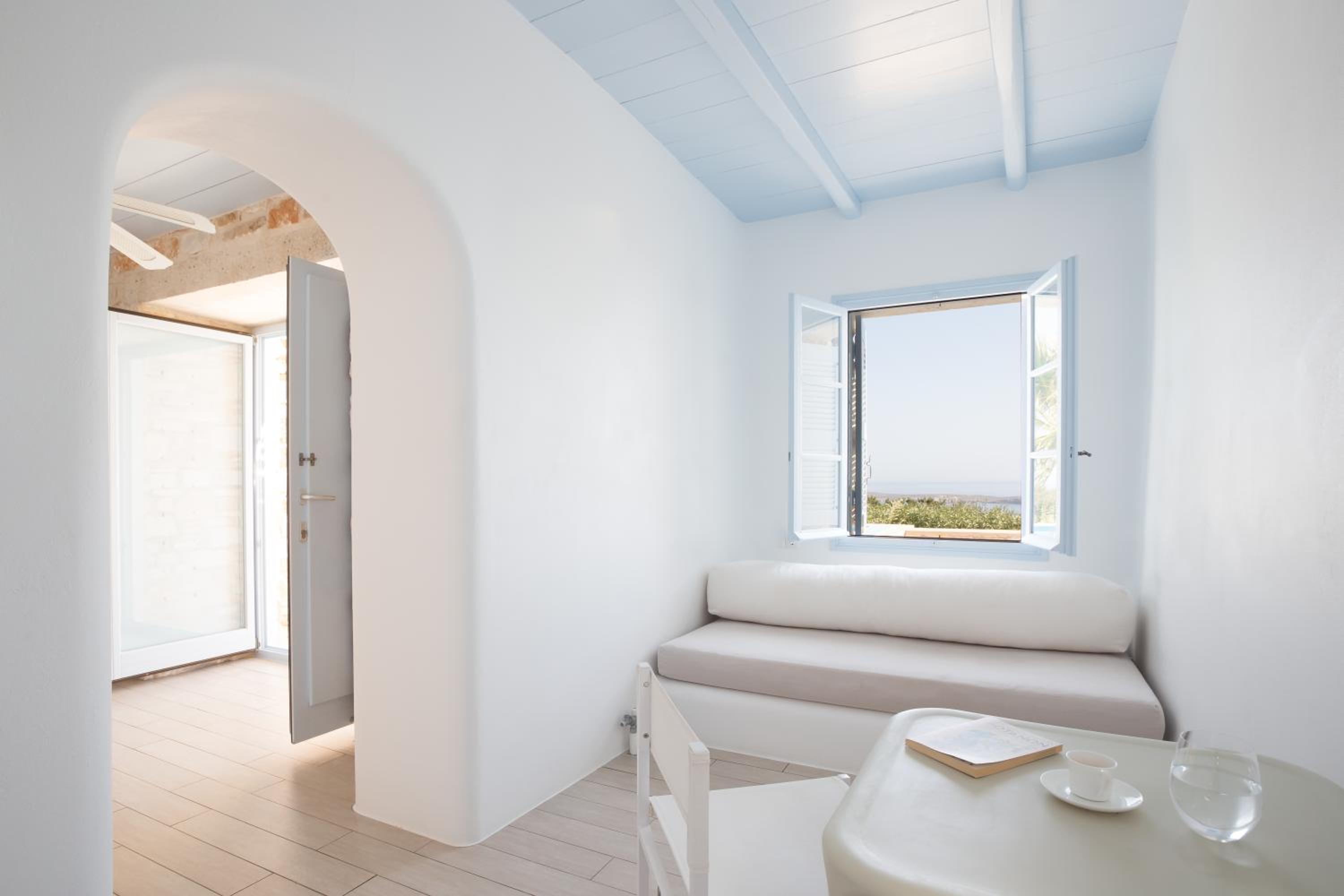 Majestic Suite with Sea View & Private Pool photo 3