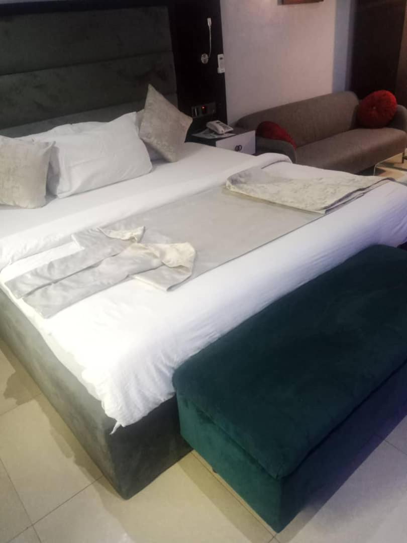 Deluxe Double Room with Balcony photo 1