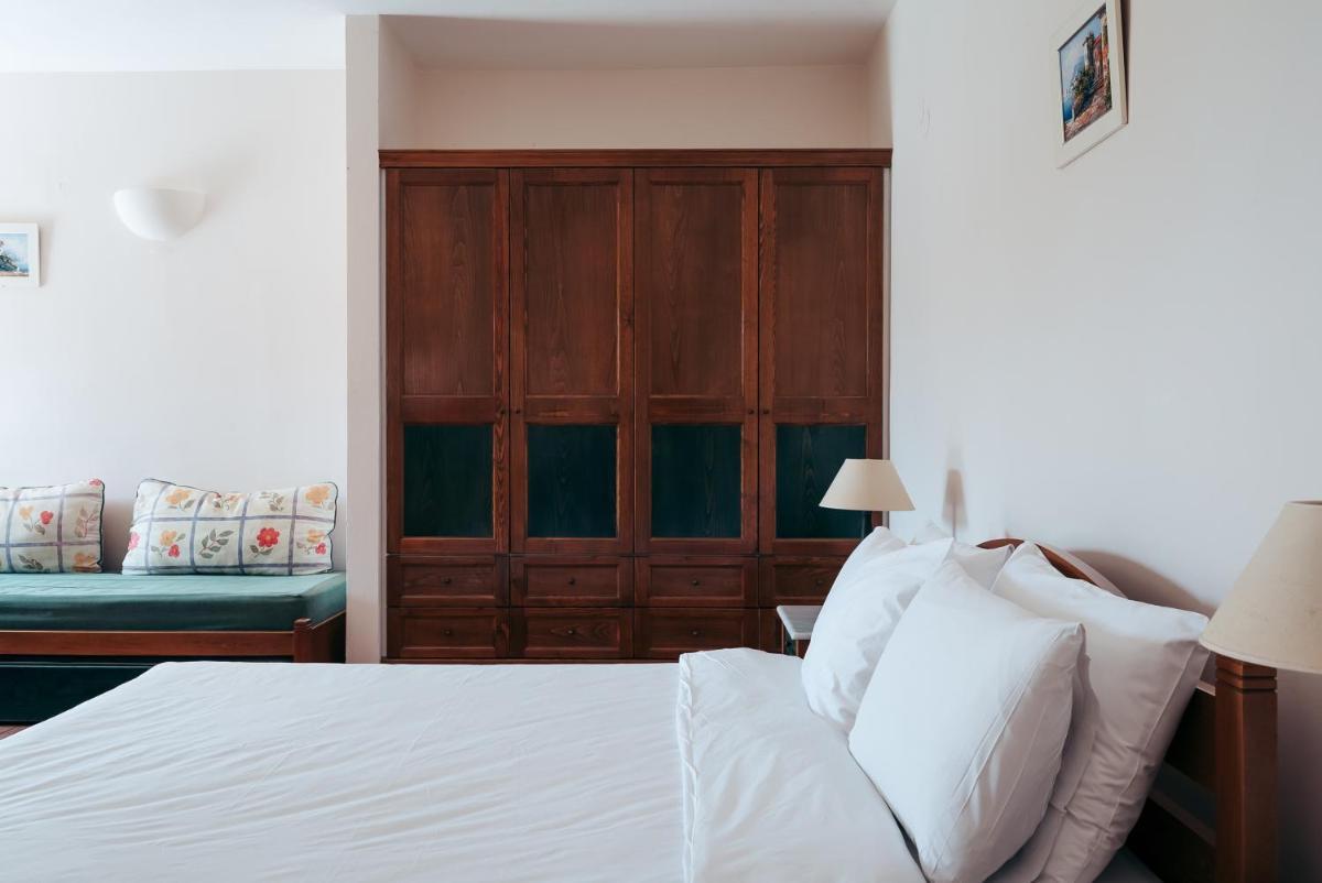 Double or Twin Room with Garden View - Photo 1