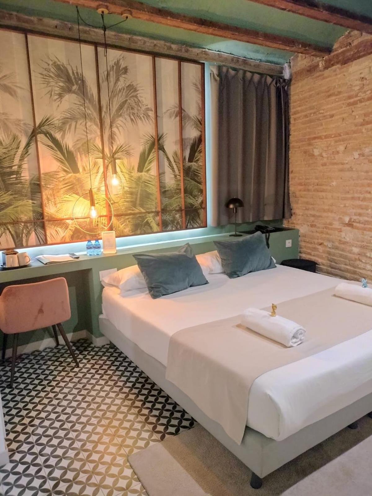 Interior double Room with Spa Bath - Photo 4
