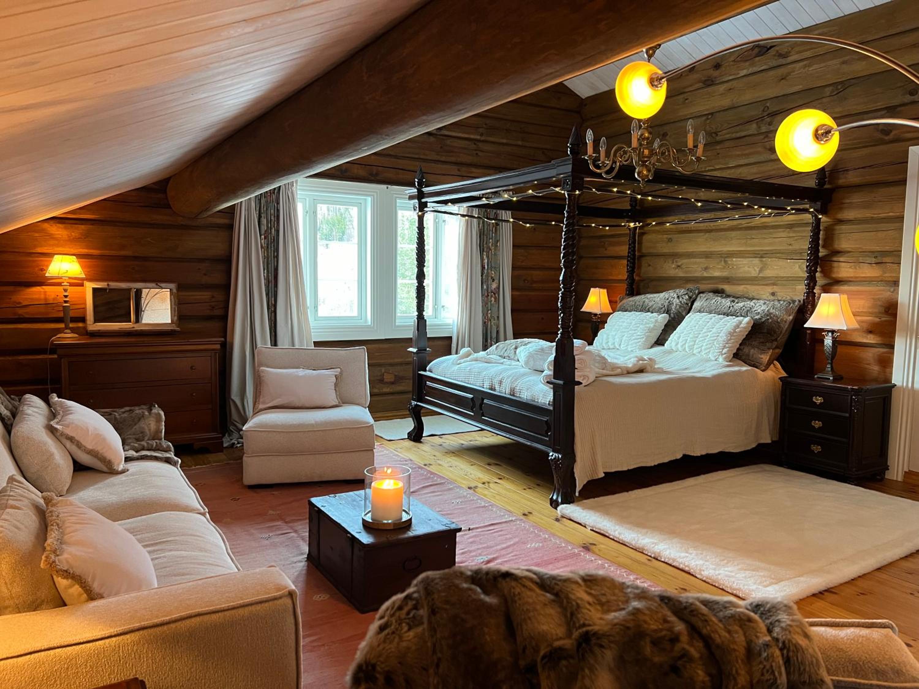 Deluxe King Room photo 1