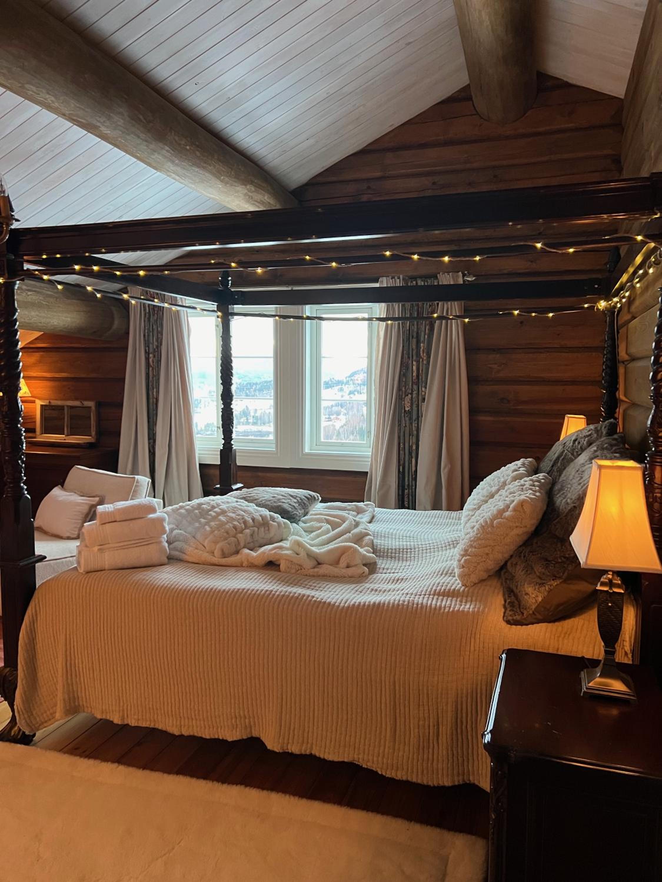 Deluxe King Room photo 2