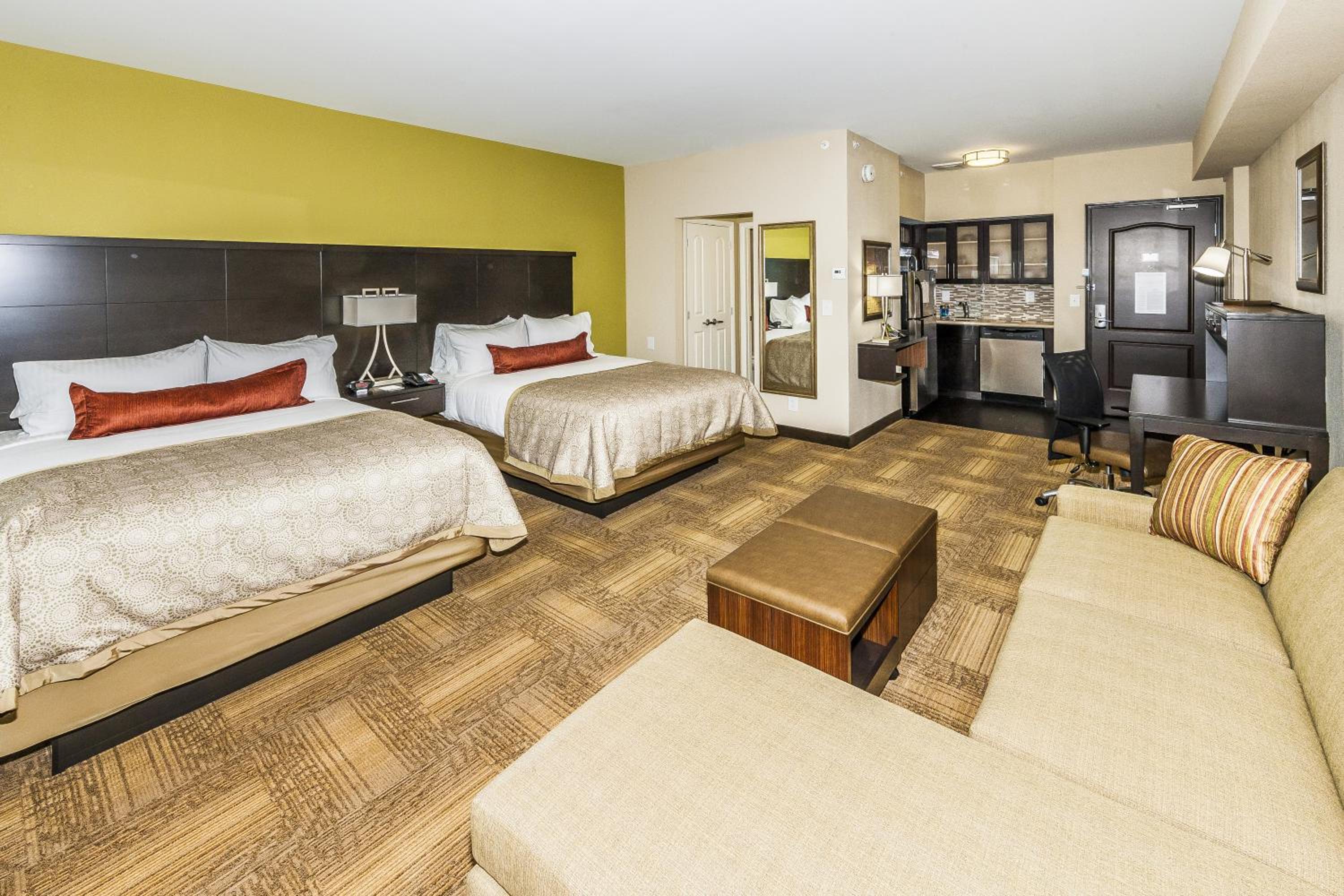 Studio Suite with Two Double Beds and Mobility Accessible Tub photo 1