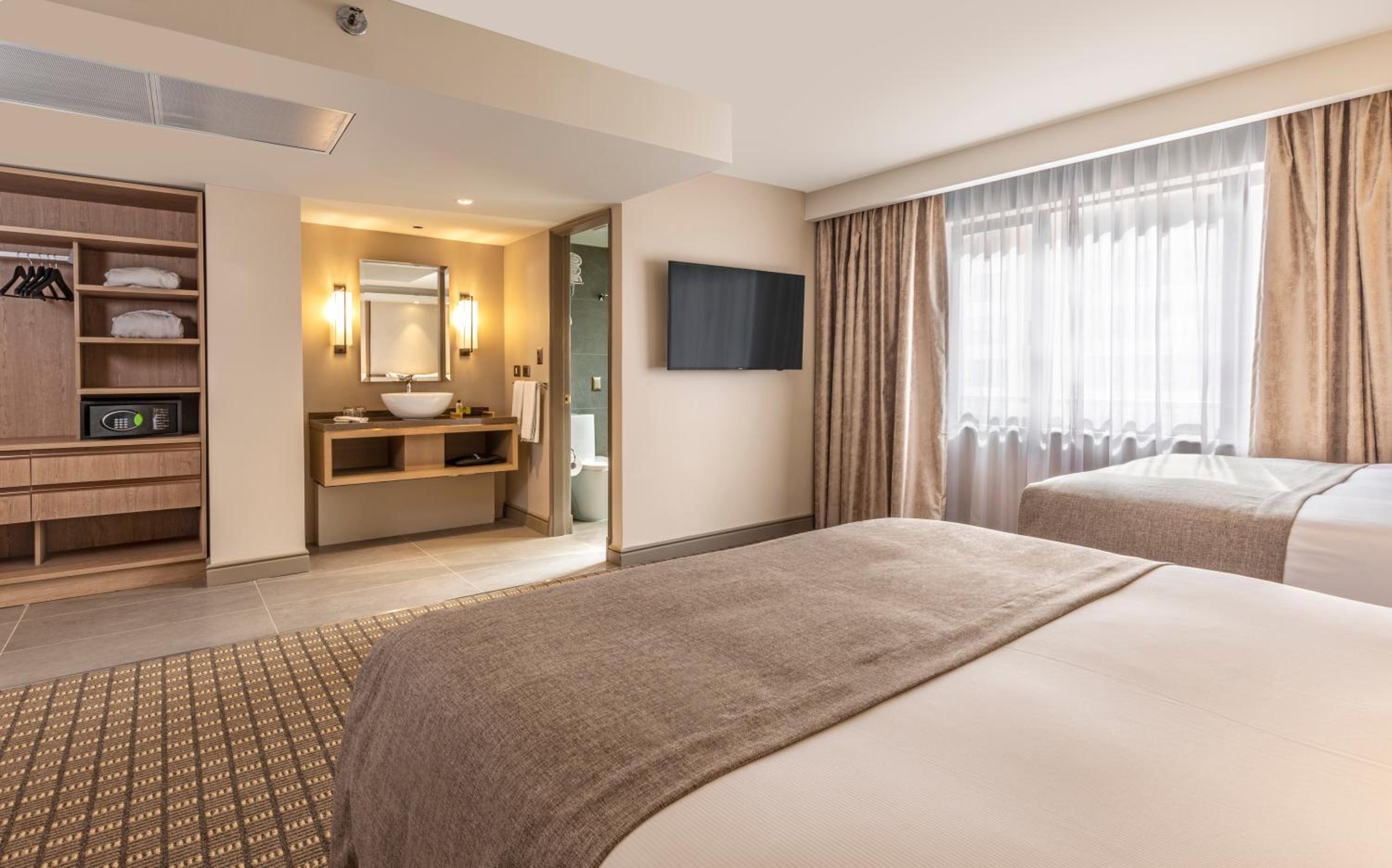 Classic Twin Room - Photo 7