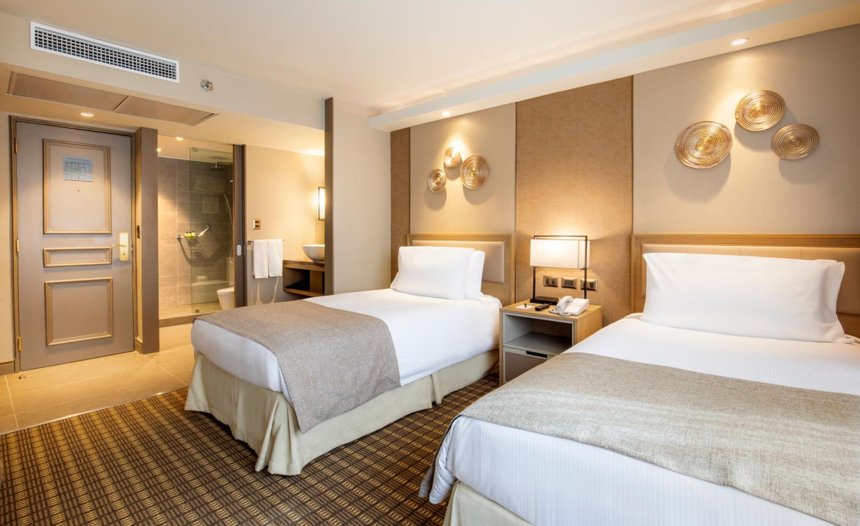 Classic Twin Room - Photo 9